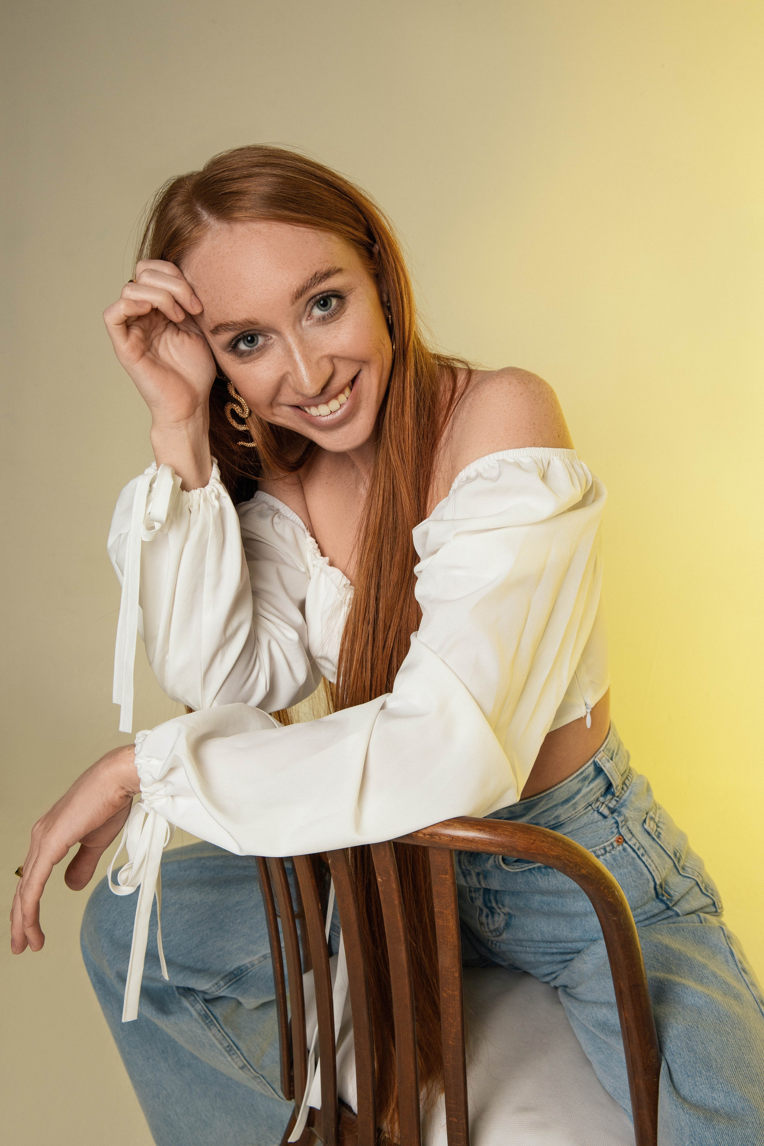 Женские студийные портреты для серт. Фотограф Анастасия Косюра