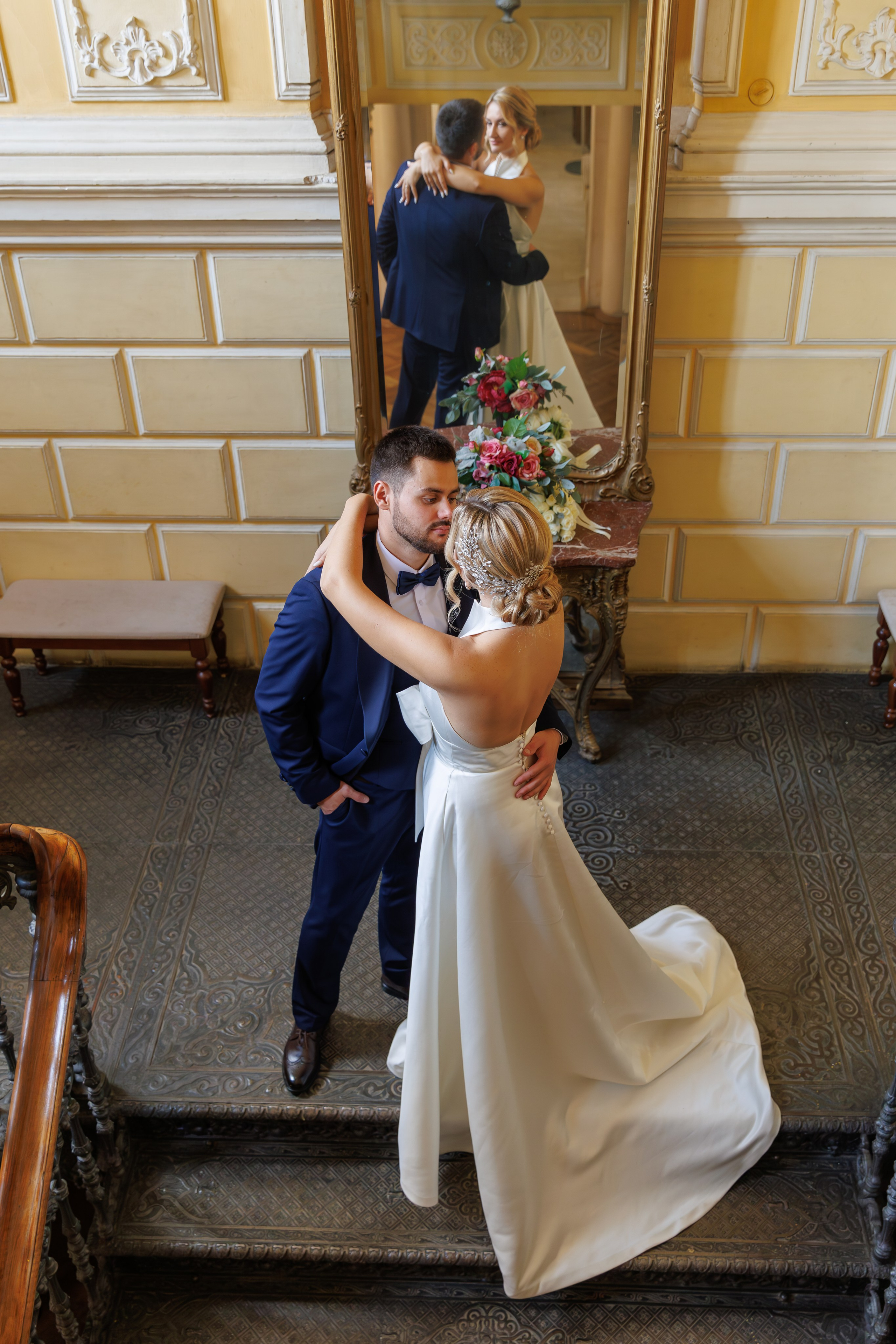 Свадебная фотосессия в библиотеке-читальне им А. С. Пушкина. Свадебный фотограф Москва и МО Сергей Киржаев