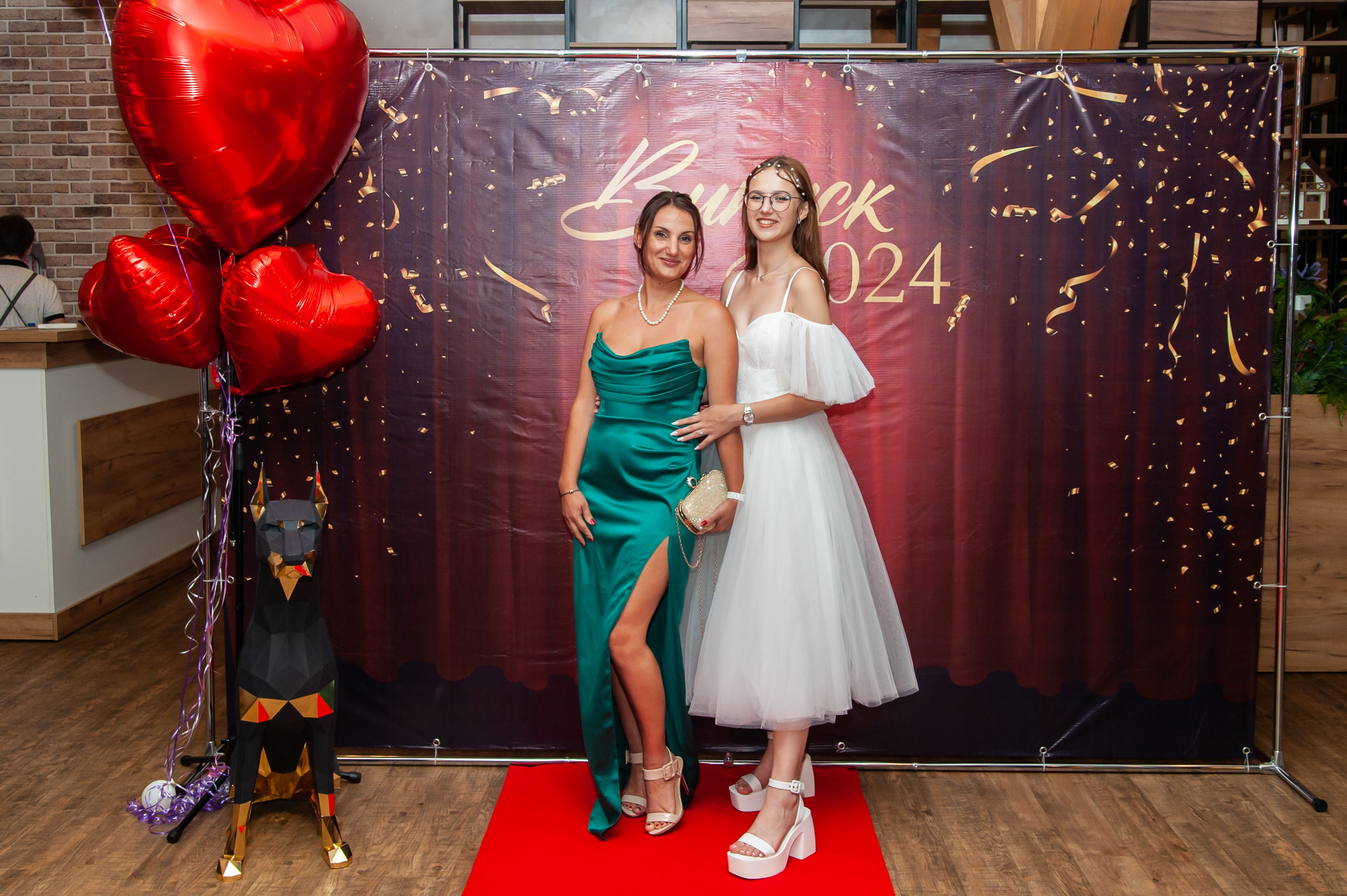 Выпускной МАОУ СОШ № 17 им. Эдуарда Есаяна. Свадебный и семейный фотограф Денис Лукьянов в Краснодаре, Краснодарском крае и Республике Крым