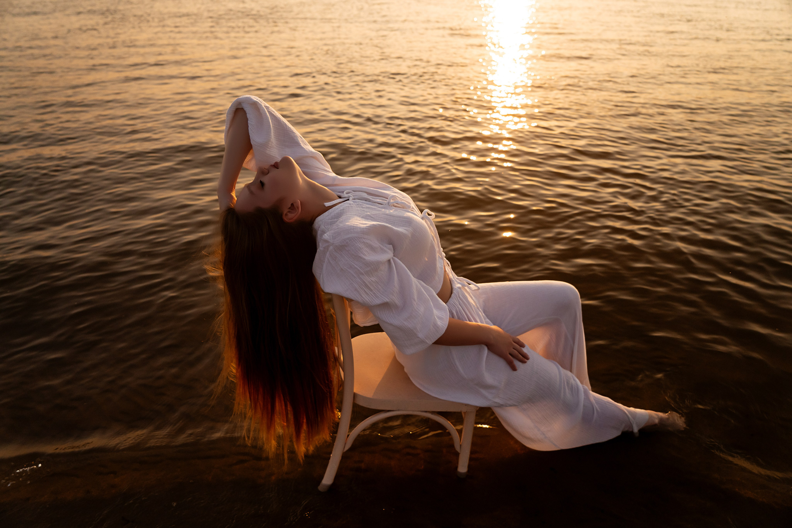 У воды. Https://malovafoto.ru