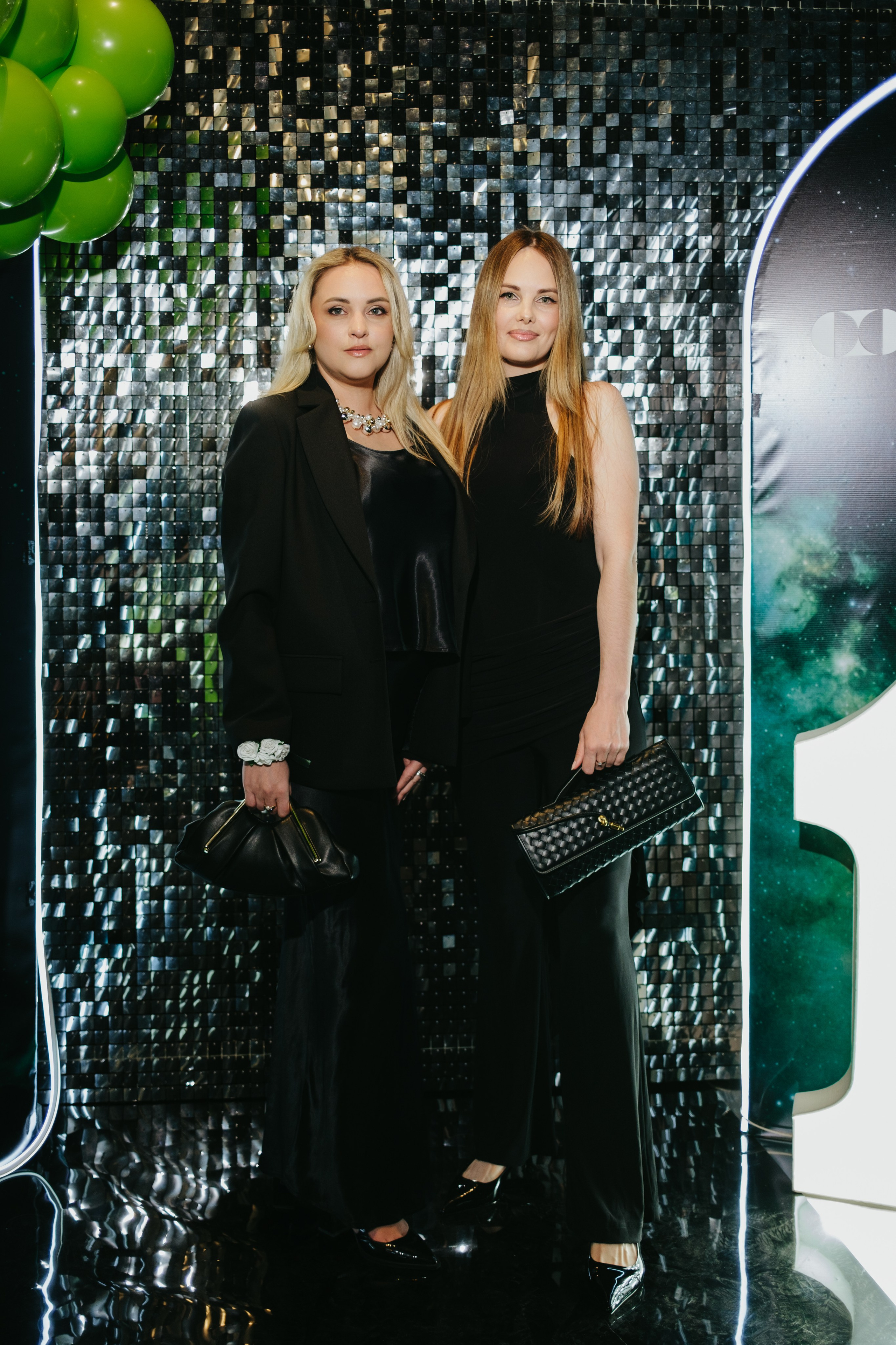 Корпоратив в Сириусу (Адлер) 10 лет компании. Свадебный фотограф Денис Ожигин в Краснодаре и крае. Эмоциональная и стильная съемка вашего дня