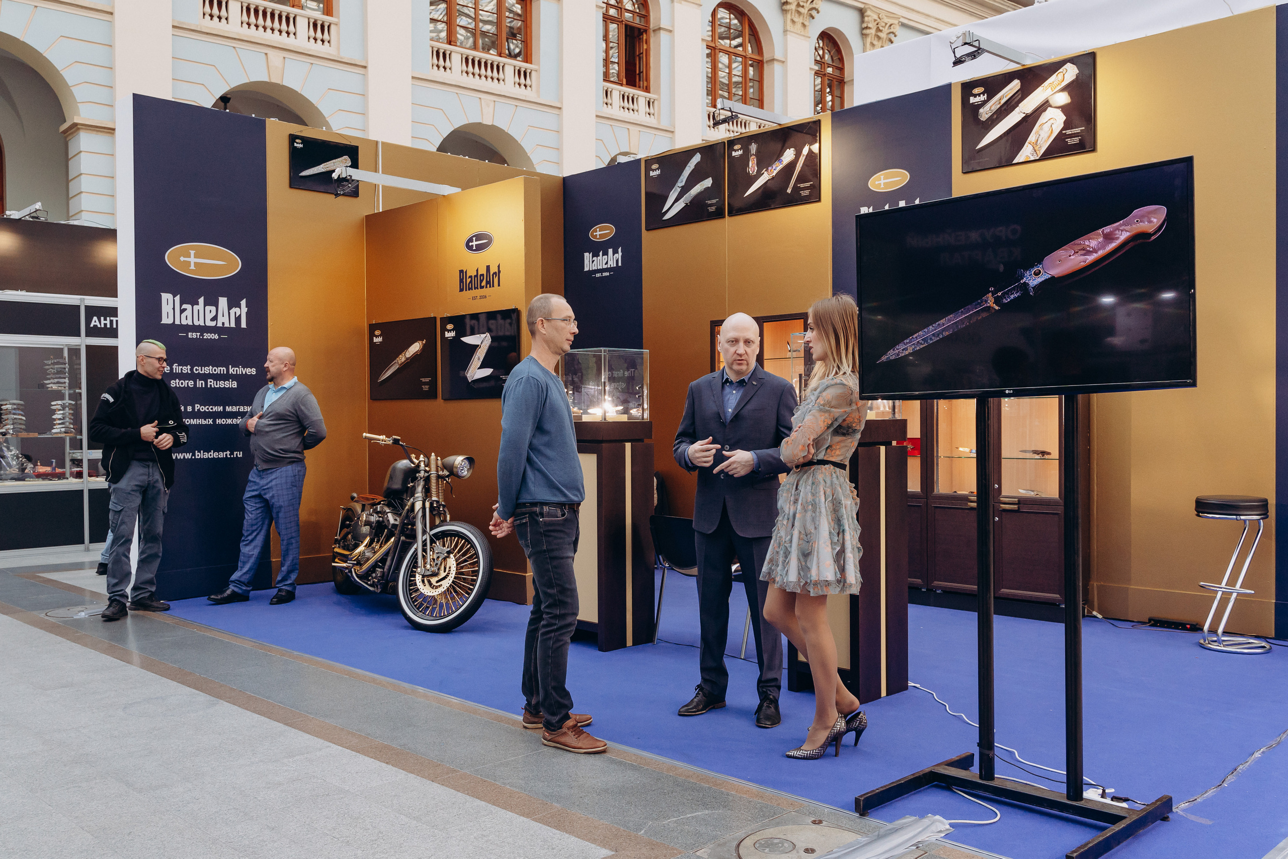 Выставка. FOTOZ Studio / Фотовидеомейкер Андрей Смирнов