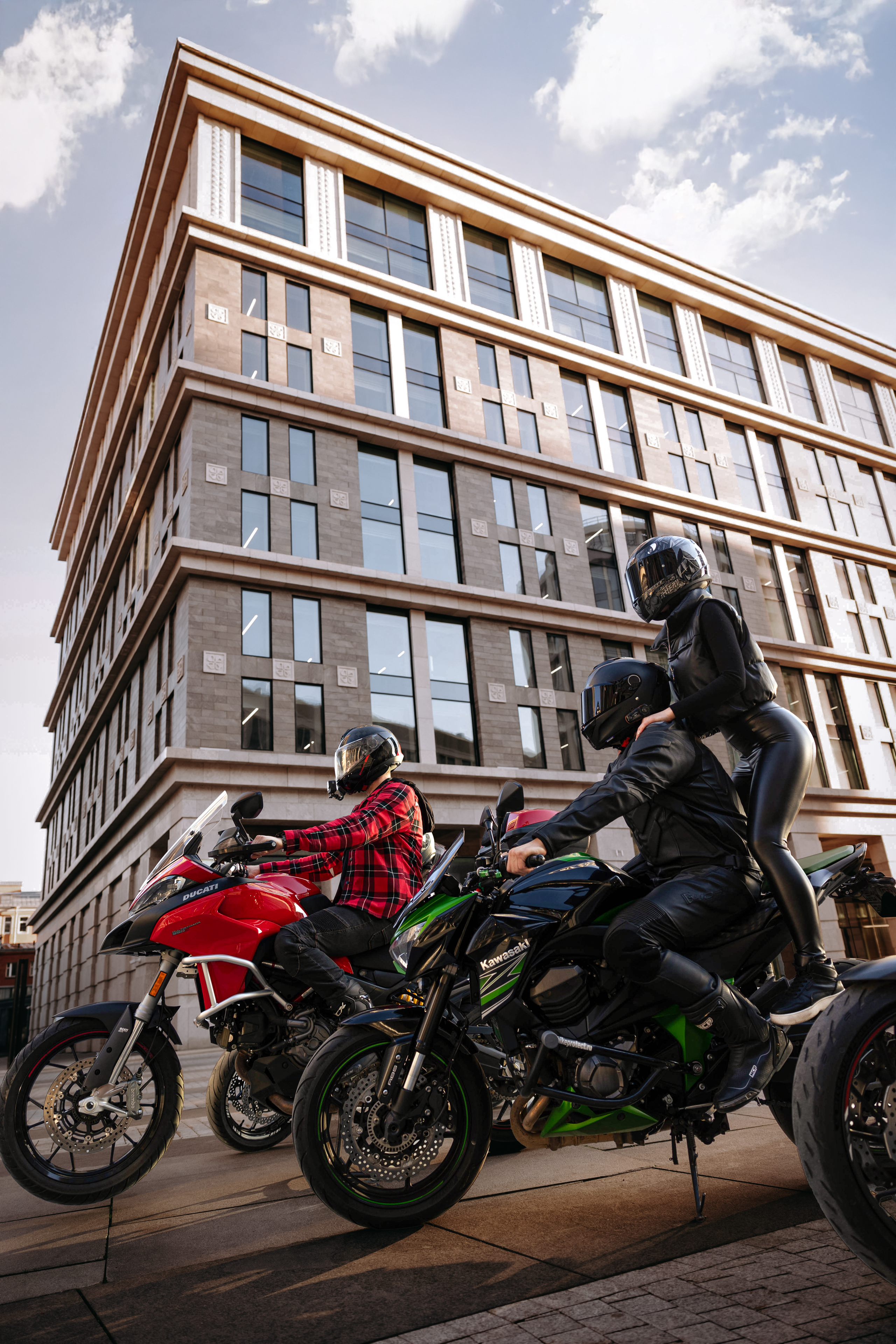 МОТО. Женский и свадебный фотограф в Санкт-Петербурге Элизабет Ланцова. Будуарные съемки, свадебные съемки, лавстори, контент-съемка