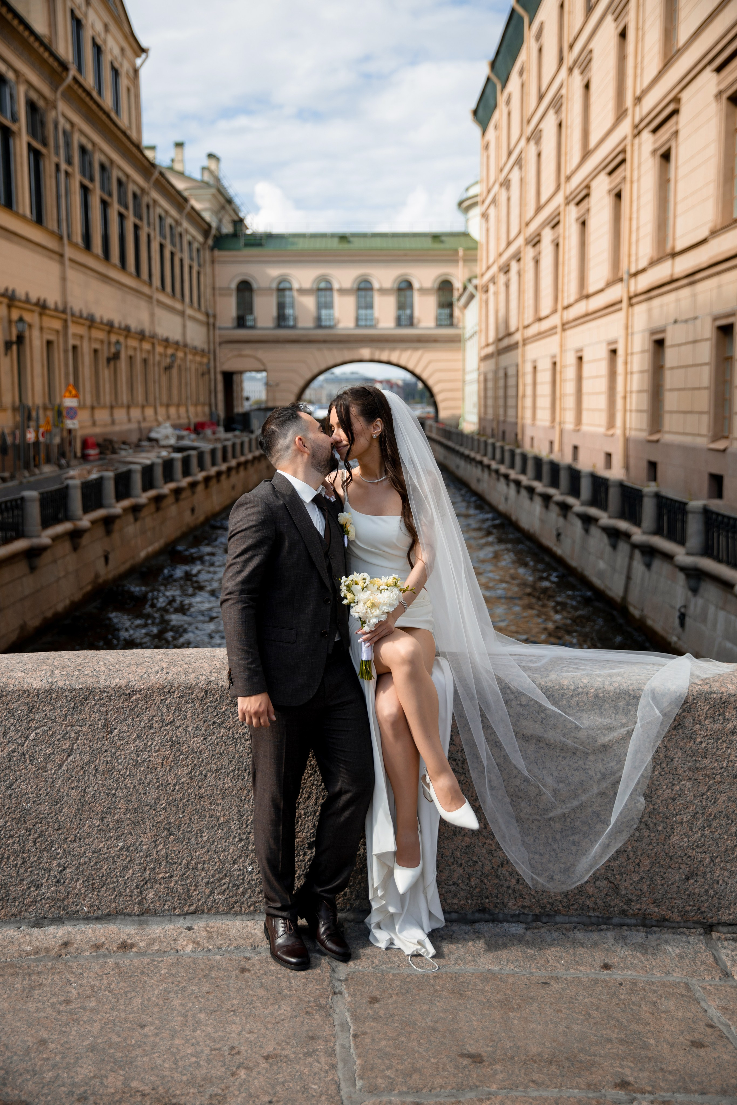 Анна и Александр / Прогулка + ЗАГС. Свадебный и семейный фотограф в Москве Диана Левченко