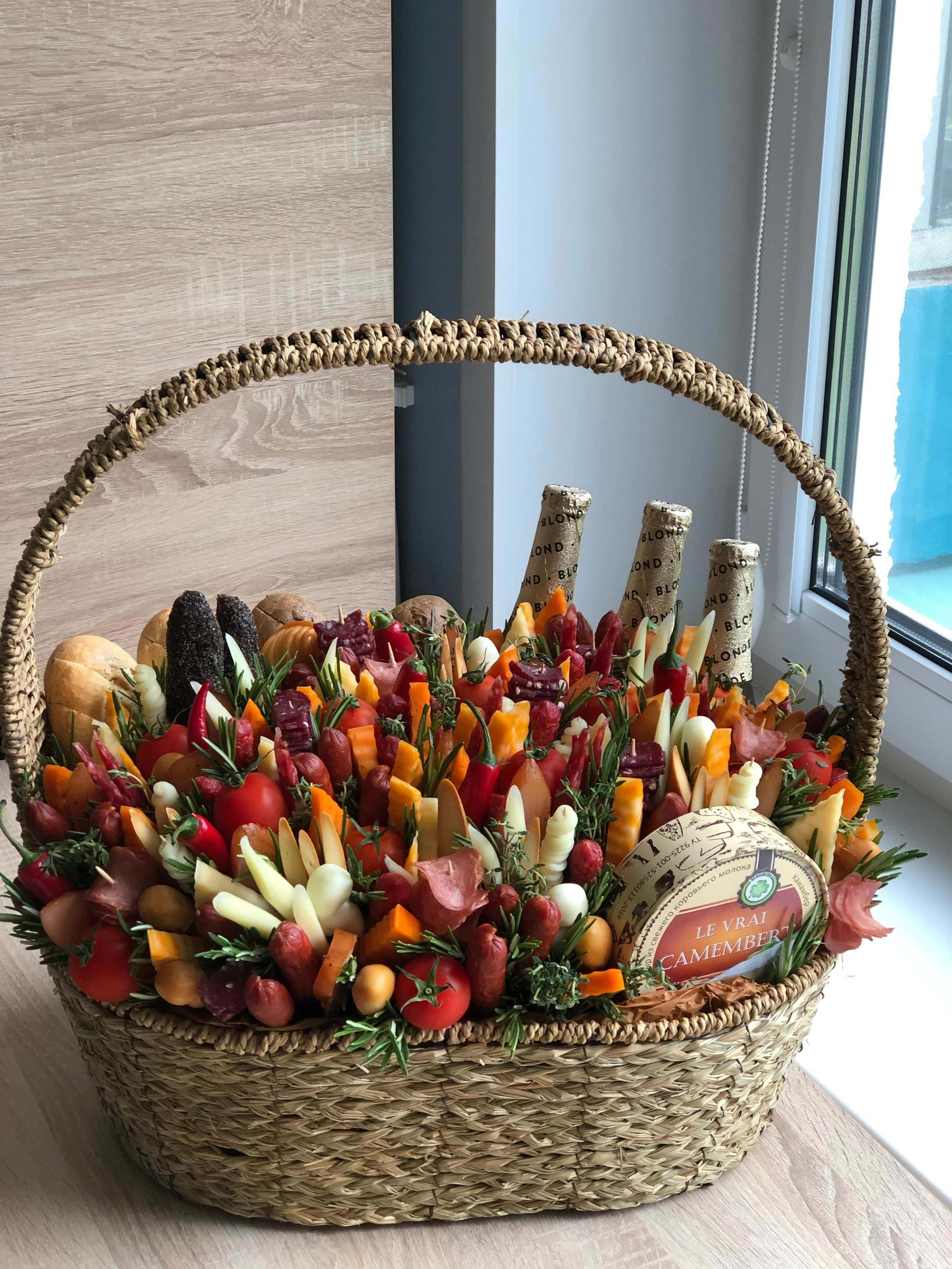 Колбасные. Выездной кейтеринг, съедобные букеты, торты и сладости на заказ