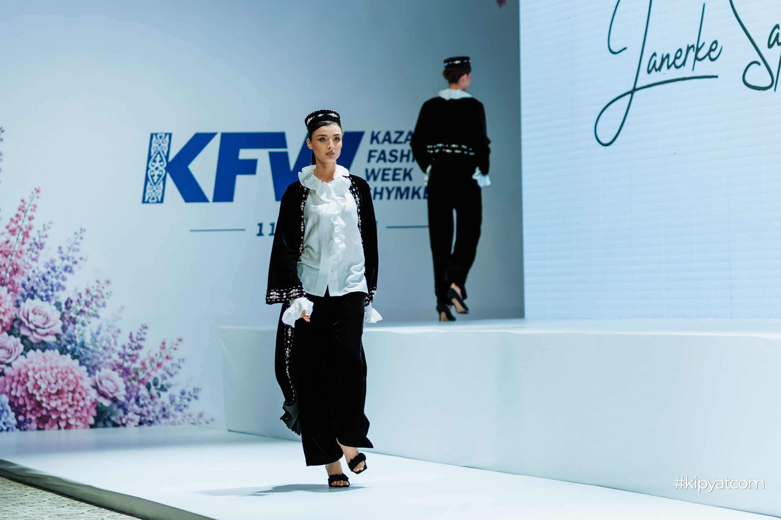 KAZAKHSTAN FASHION WEEK SHYMKENT 11 SEASON. Кипятком Шымкент