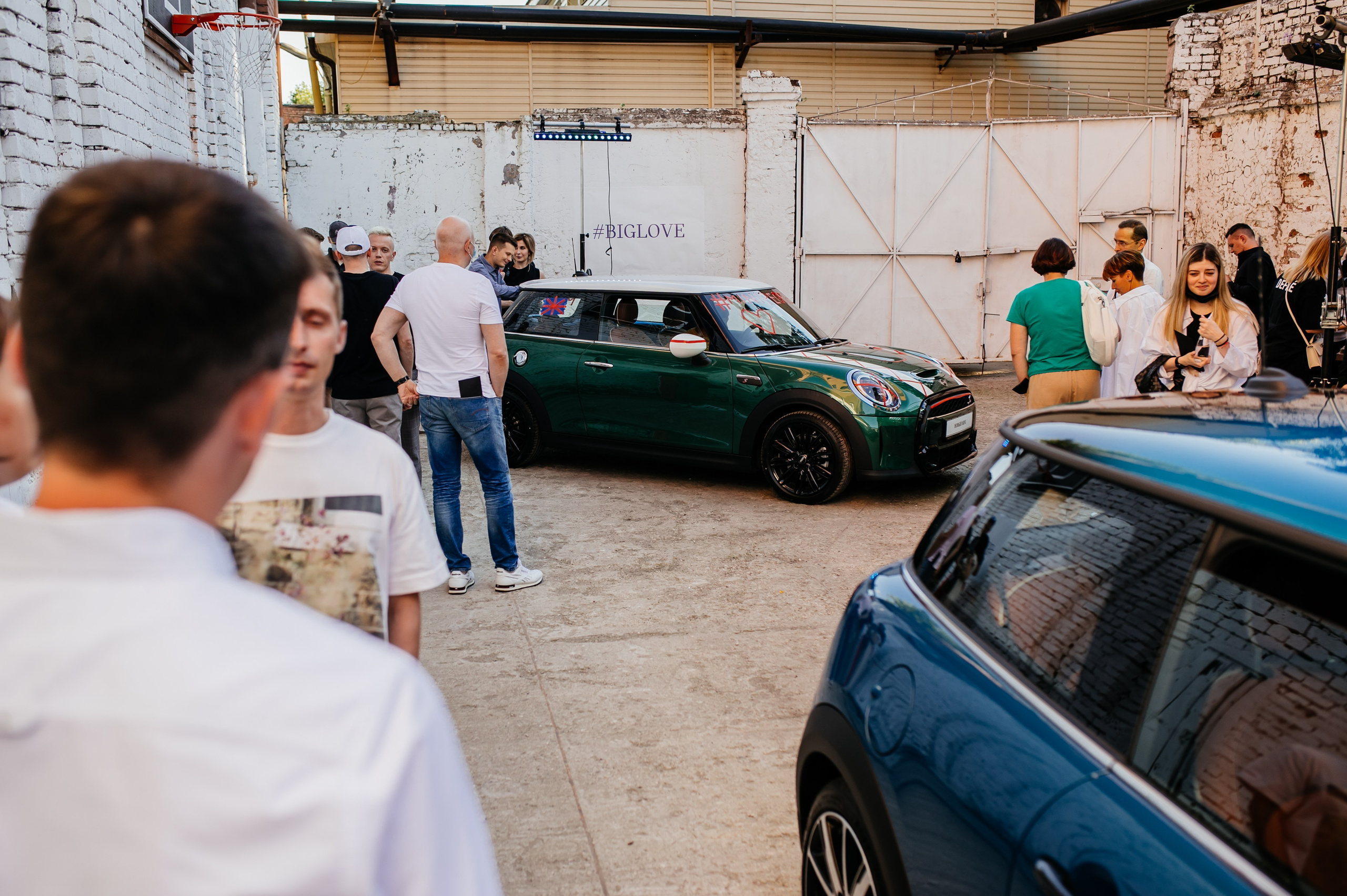 New MINI Cooper в Гоголь Центре. Репортажный, event, концертный и backstage фотограф из Москвы Виталий Кривцов