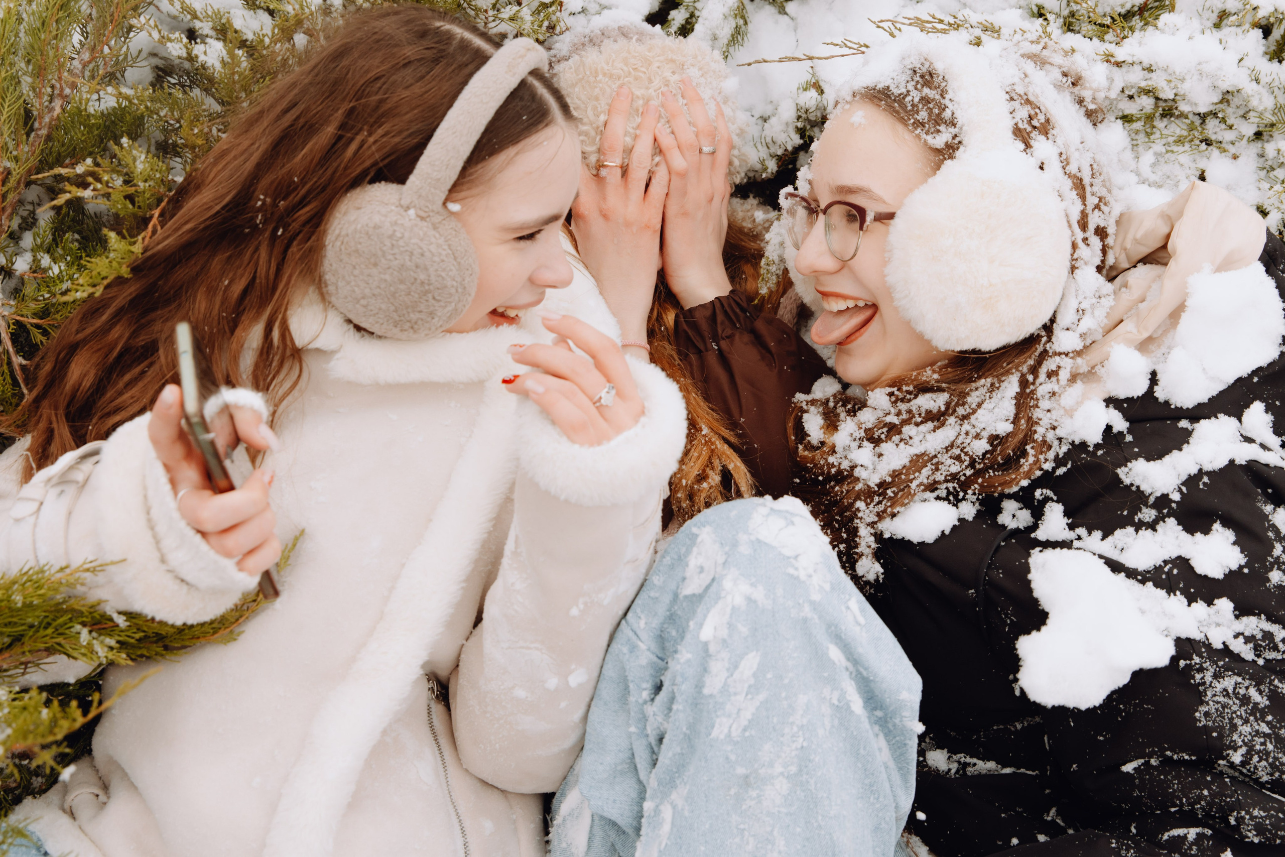 Школьные альбомы в Чернянке. Фотограф Максим Никонов