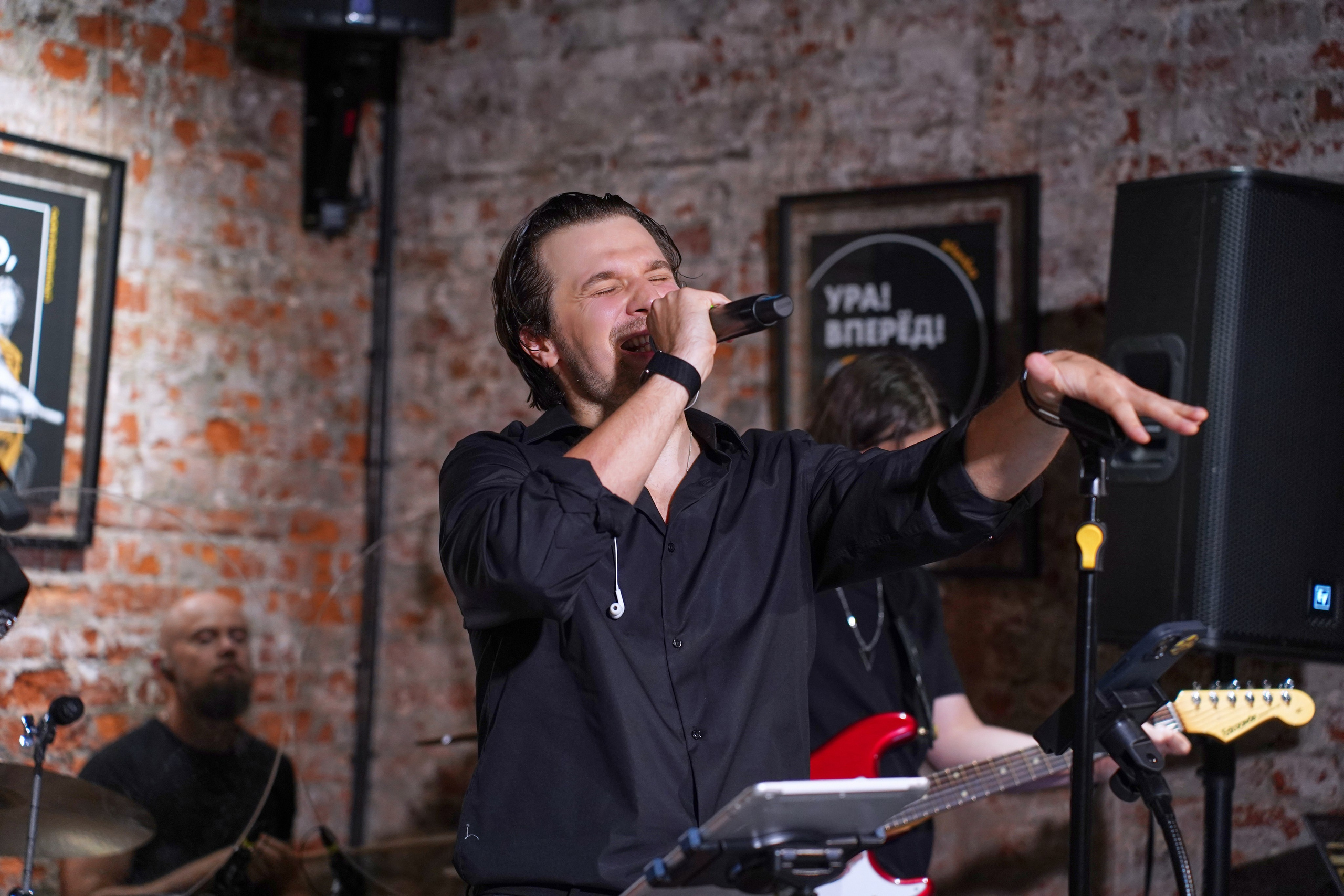 Концерт кавер группы. Фотограф