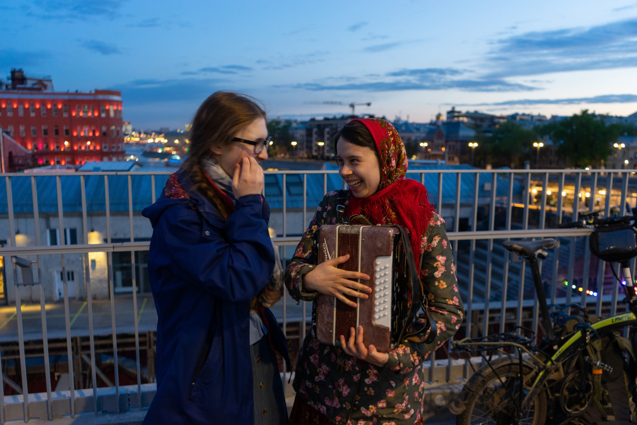 Вечерка на Патриаршем мосту. Фотограф Павел Шальнев