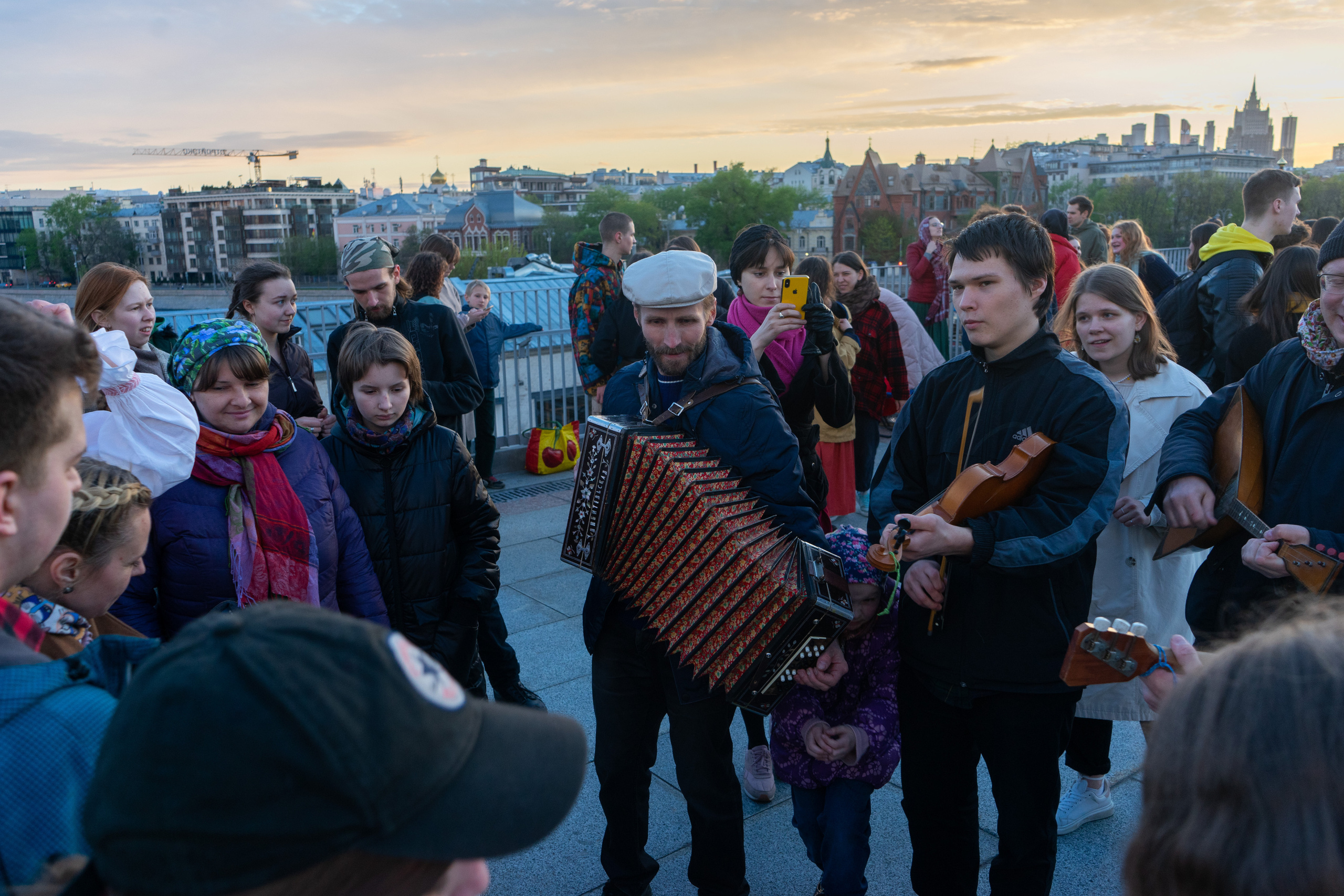 Вечерка на Патриаршем мосту. Фотограф Павел Шальнев