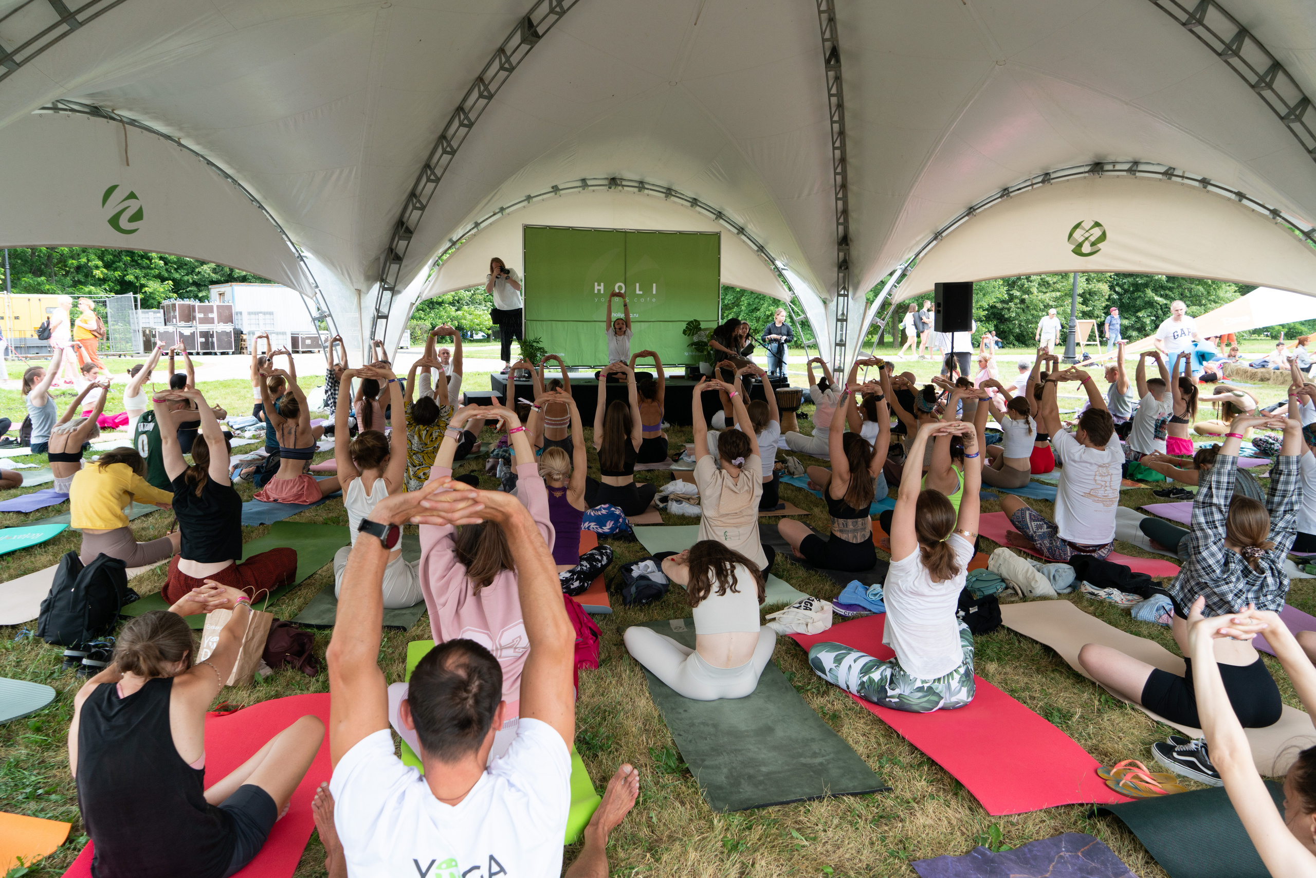 9 Международный день йоги. Фотограф Павел Шальнев