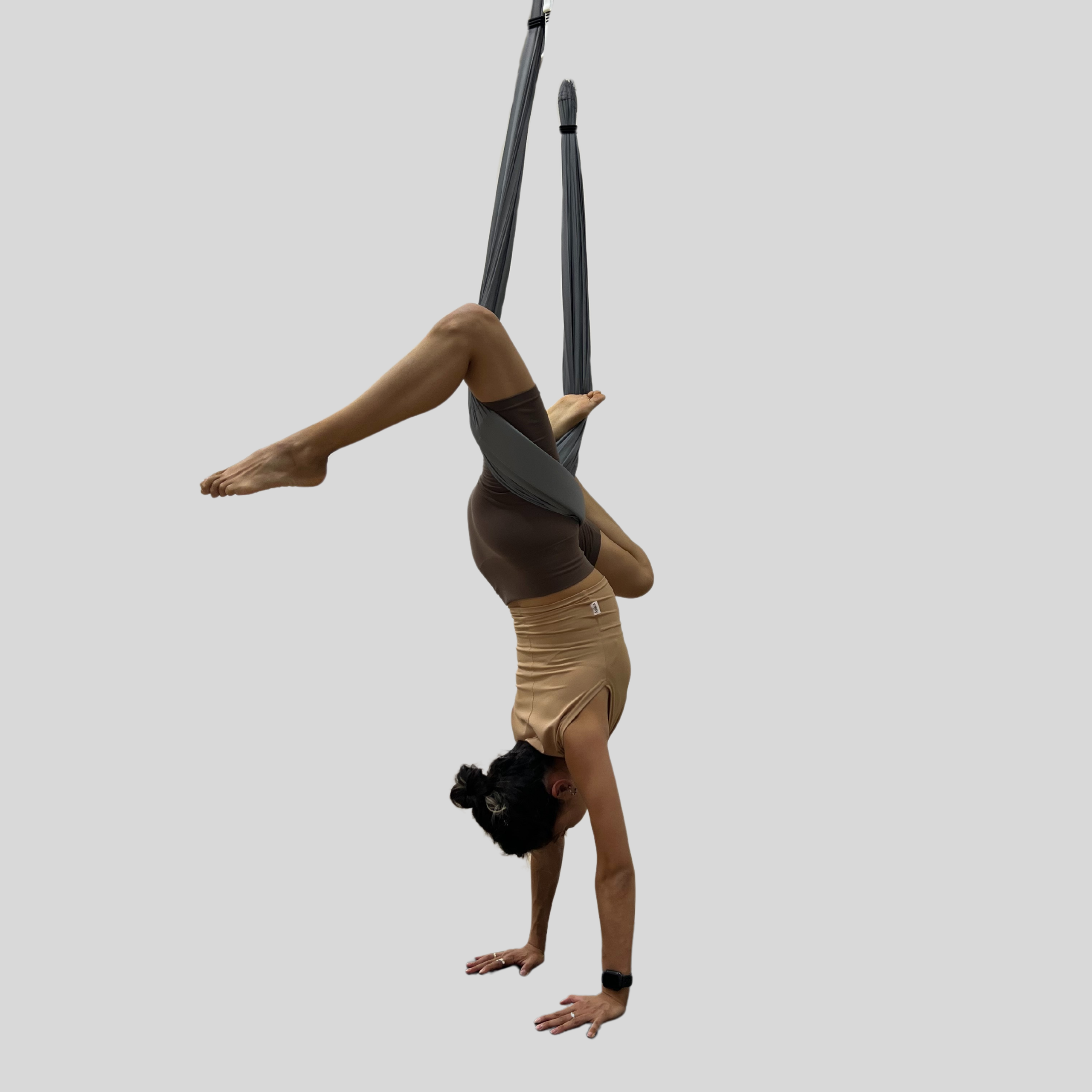 Флай йога, aerial yoga, аэро йога, связка в гамаке, позы в гамаке, aerial yoga exercise, fly yoga practice, fly yoga low, низкий гамак. Преподаю и провожу обучение по флай йоге