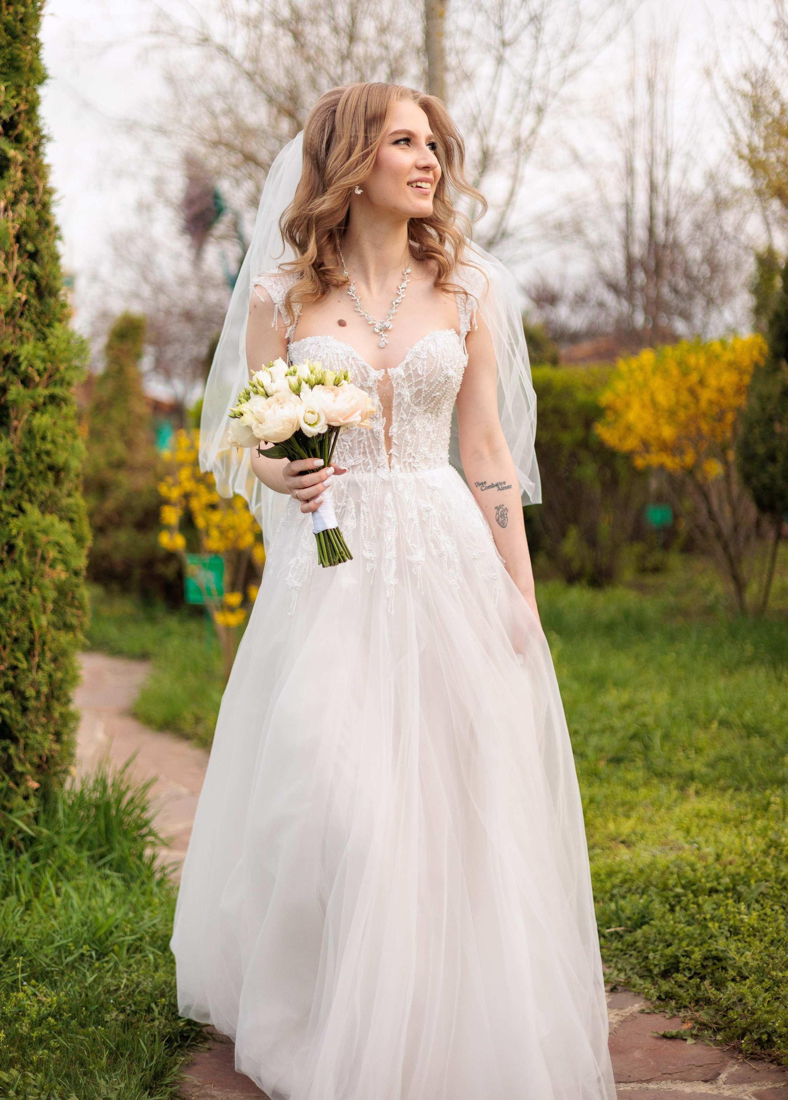 Фотосессия молодоженов на горе Машук с панорамным видом на Пятигорск