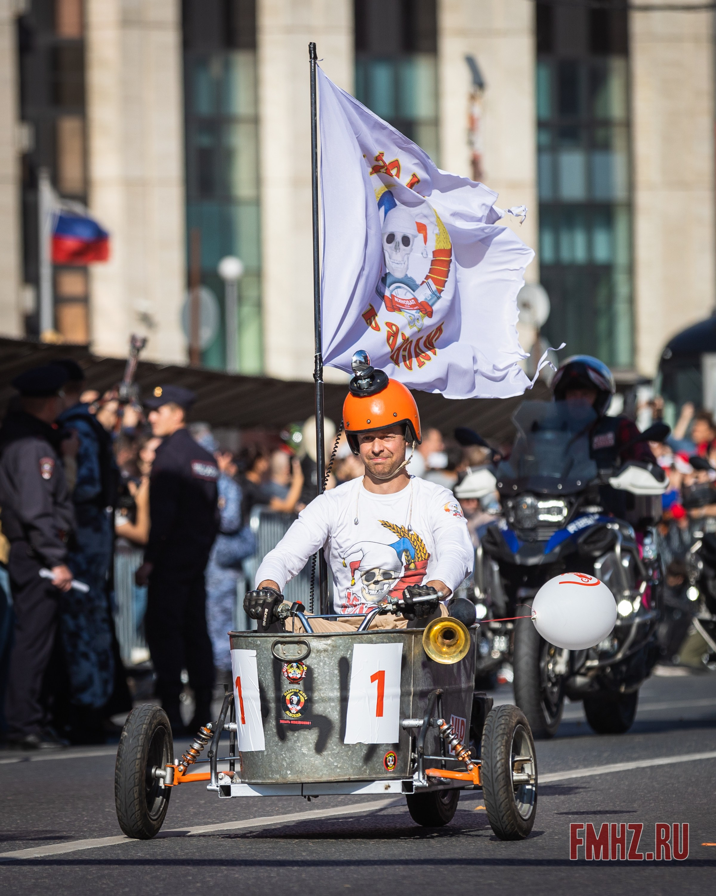 Закрытие Мотосезона 2023 на проспекте Академика Сахарова. Фотограф Владимир Охрименко