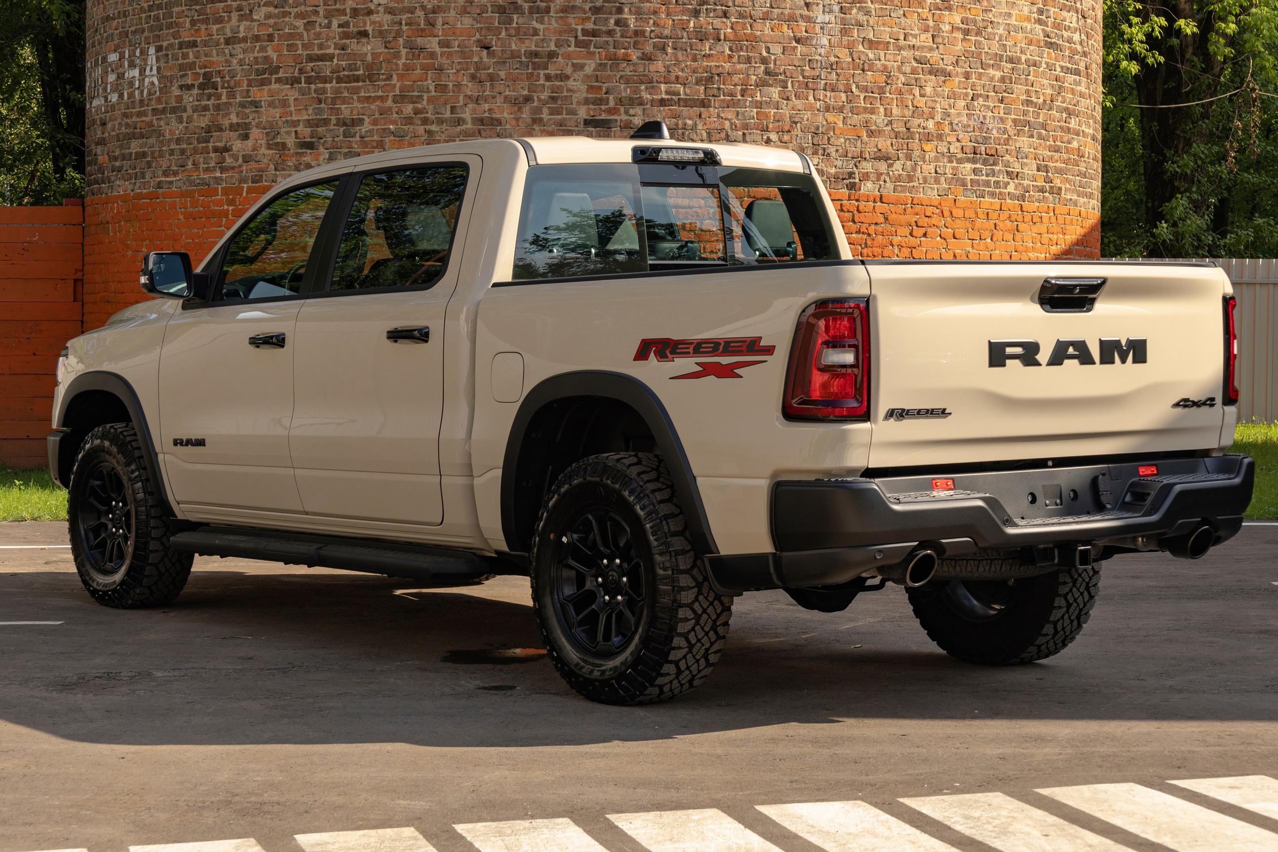 Фотосессия с мотоциклами и автомобилями. Предметный фотограф в Москве и Московской области