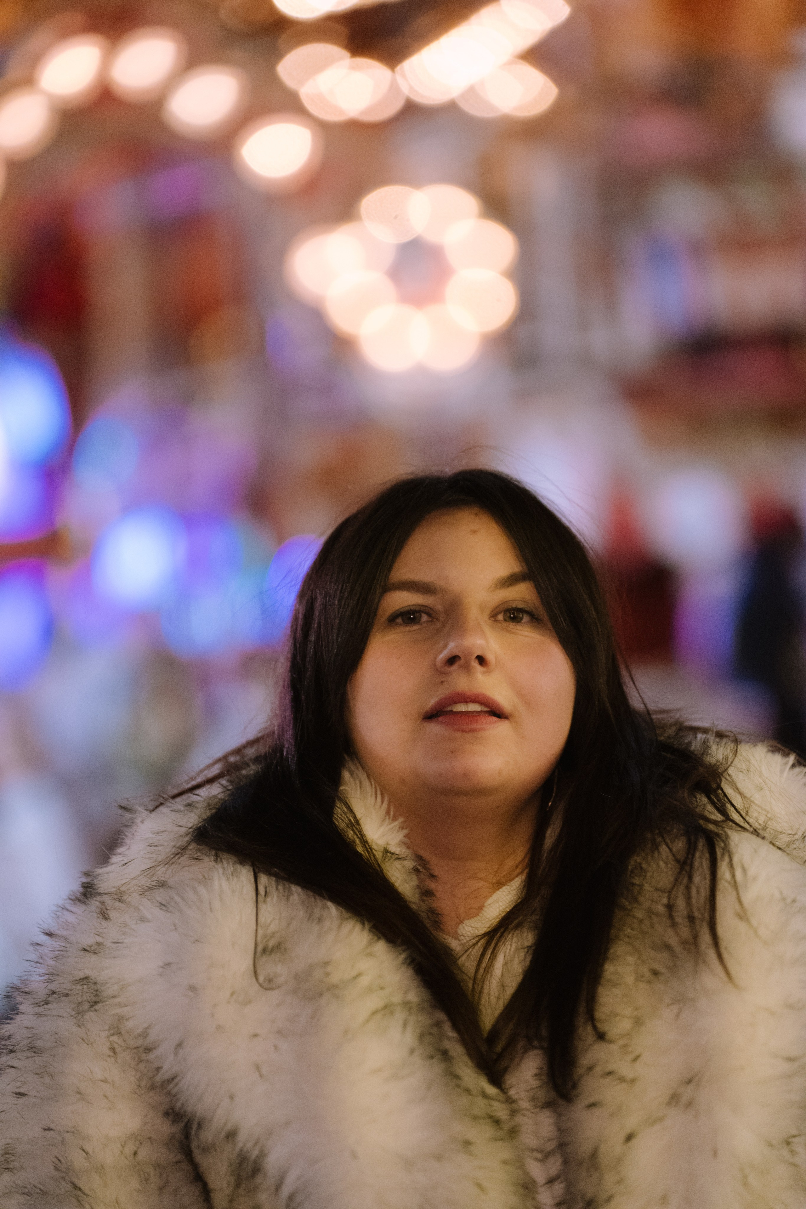 ПРОГУЛКА НА МАНЕЖНОЙ ПЛОЩАДИ ДЛЯ ДЕВУШКИ ПЕРЕД НОВЫМ ГОДОМ (НОВОГОДНЯЯ ФОТОСЕССИИЯ НА МАНЕЖНОЙ ПЛОЩАДИ). Профессиональный фотограф, Санкт-Петербург — Виктория Богомолова