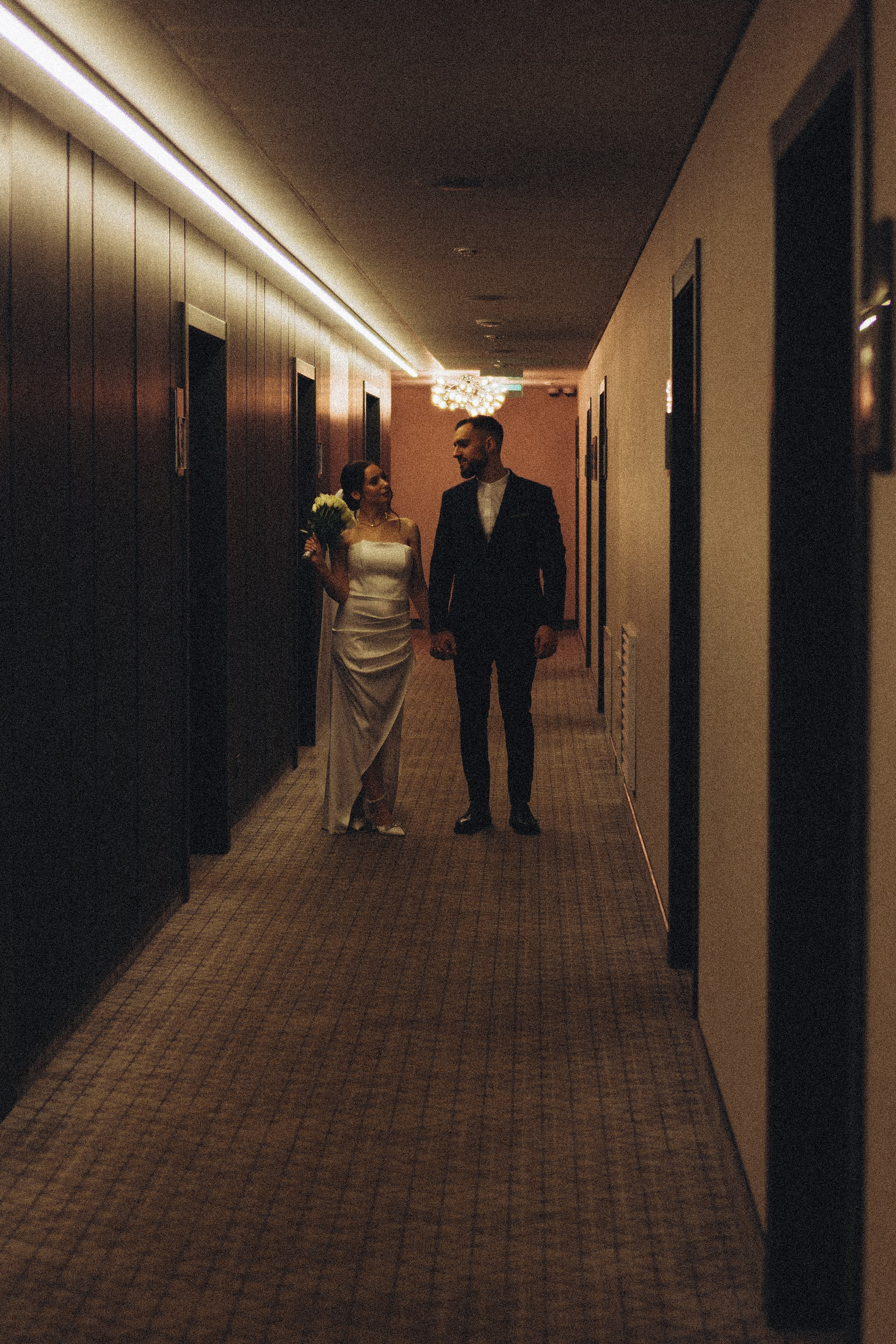 СВАДЕБНАЯ СЬЕМКА СБОРОВ ЖЕНИХА И НЕВЕСТЫ В ОТЕЛЕ И ТАКЖЕ ФОТОСЕССИИЯ В ОТЕЛЕЕ МЕГАПОЛИС БРЯНСК. Профессиональный фотограф, Санкт-Петербург — Виктория Богомолова