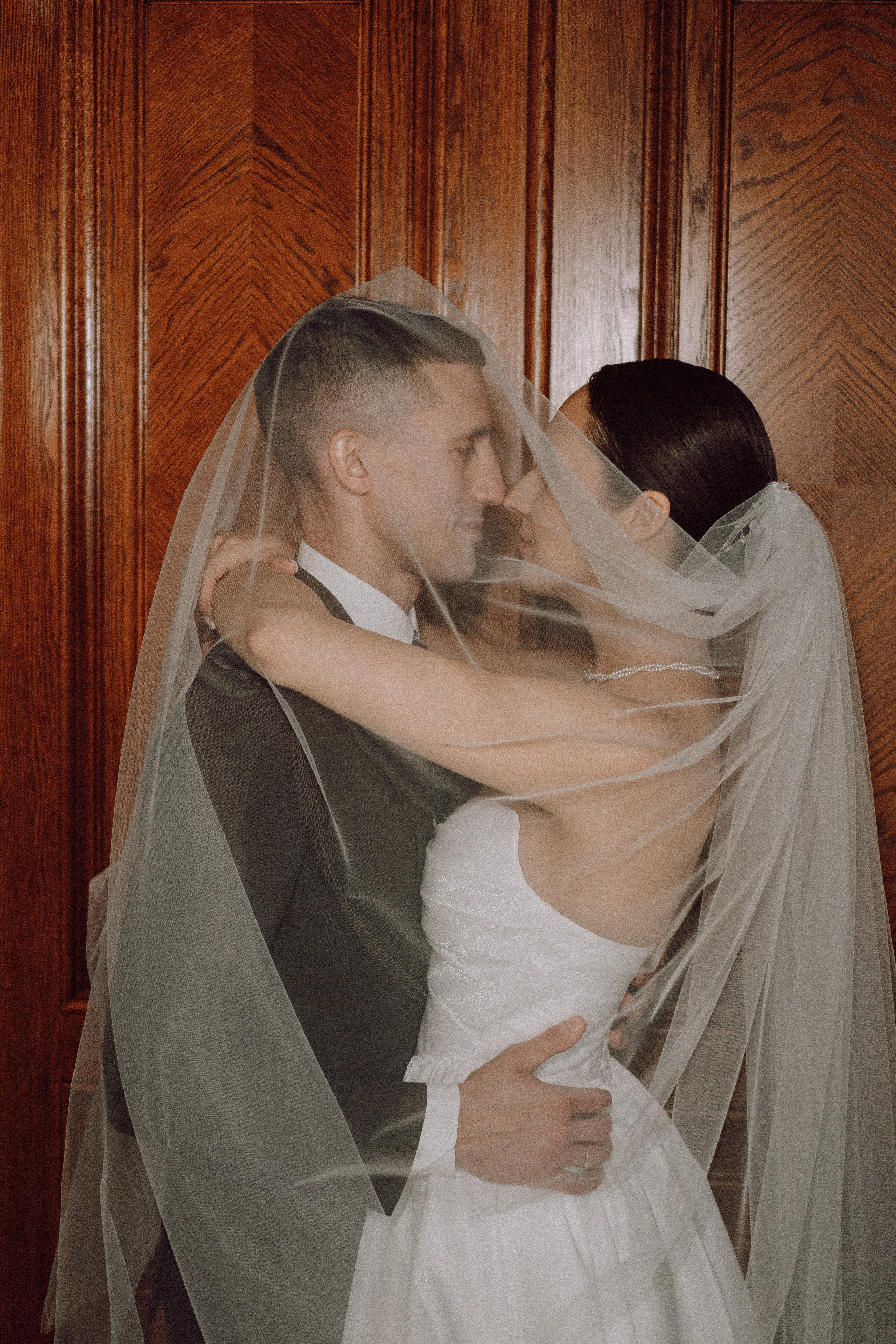 СВАДЕБНАЯ ПРОГУЛКА В САНТК-ПЕТЕРБУРГЕ (ИСАКИЕВСКИЙ СОБОР, ЗИМНЯЯ КАНАВКА, ЭРМИТАЖ И БОЛЬШАЯ МОРСКАЯ УЛИЦА). Профессиональный фотограф, Санкт-Петербург — Виктория Богомолова