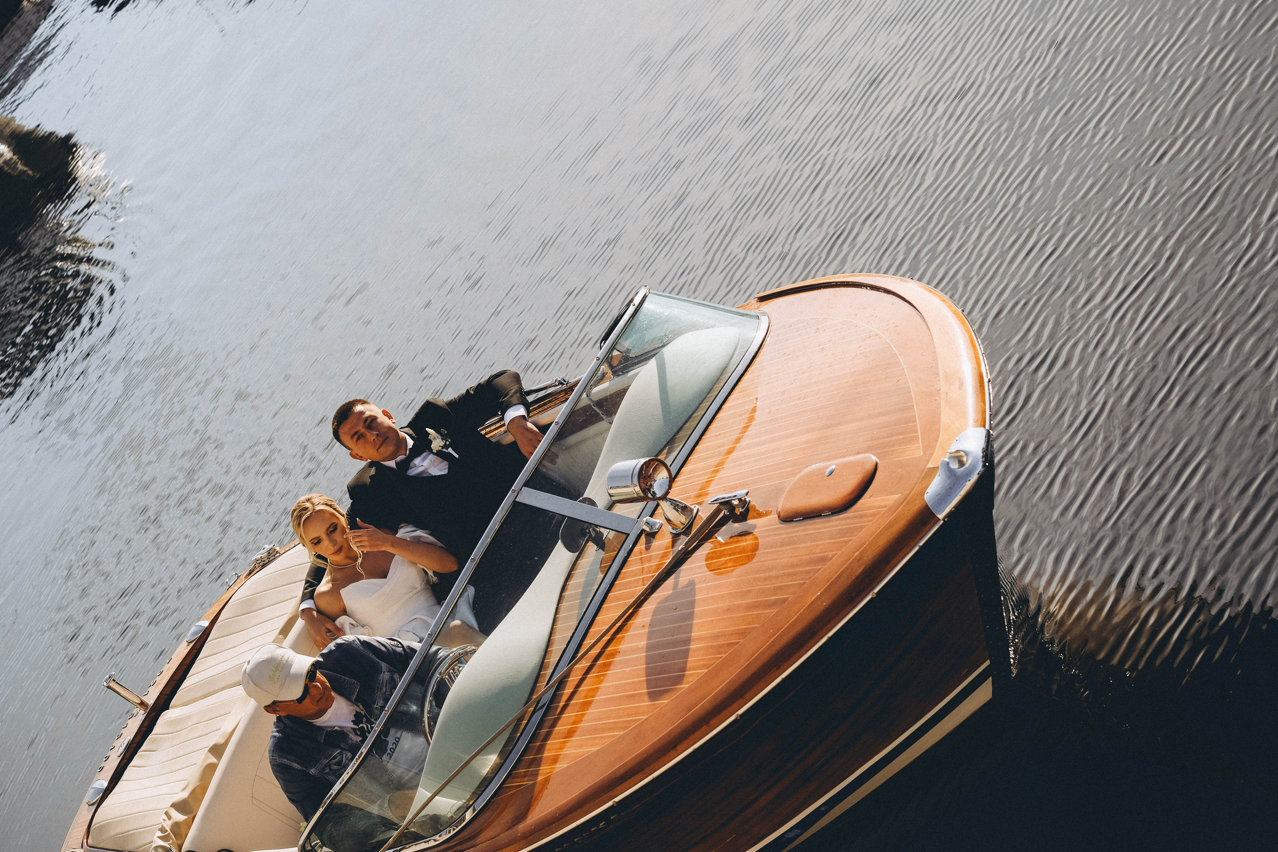 СВАДЕБГНАЯ ПРОГУЛКА ПО КАНАЛ САНКТ-ПЕТЕРБУРГА НА КАТЕРЕ. Профессиональный фотограф, Санкт-Петербург — Виктория Богомолова