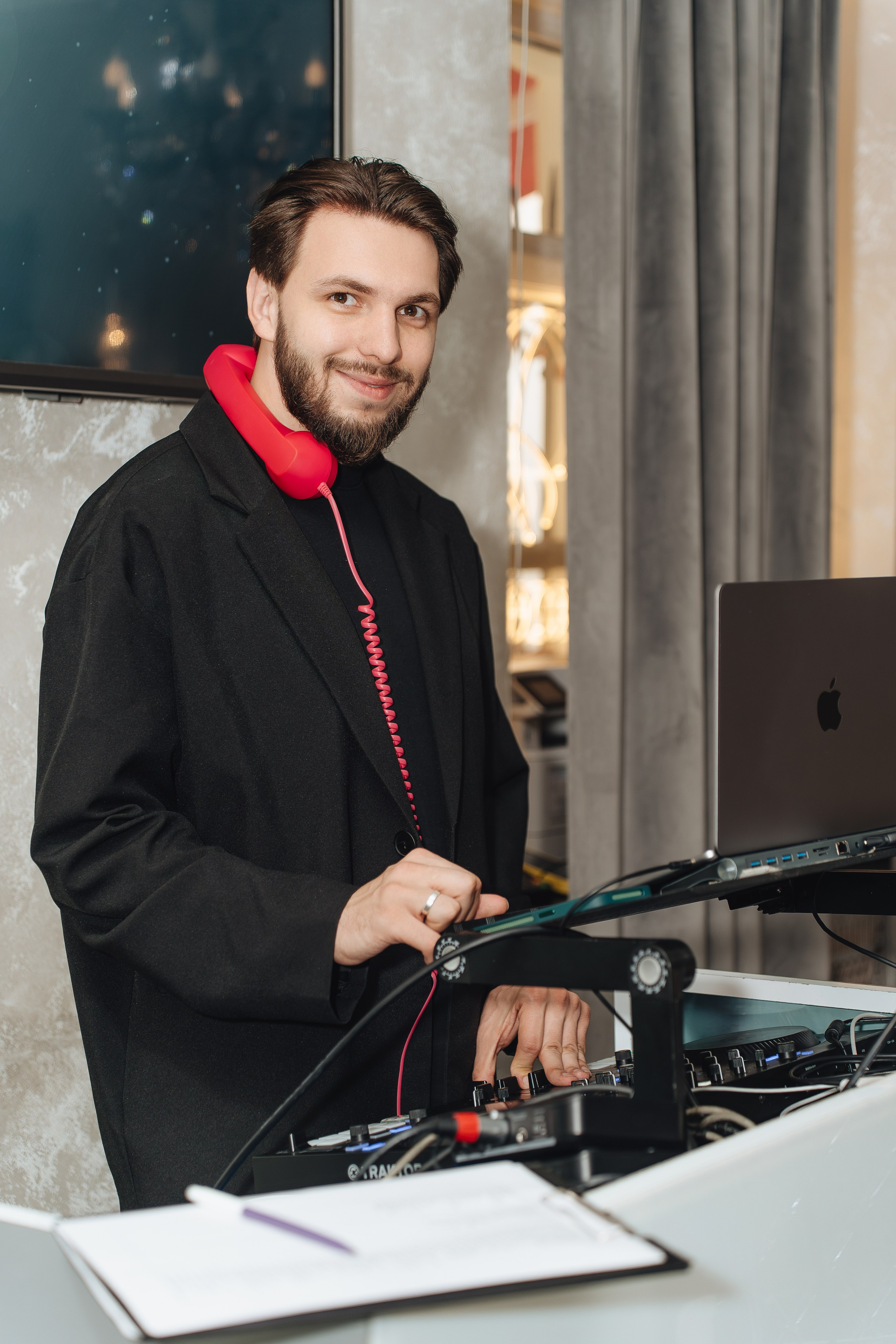 Диджей на свадьбу в СПб