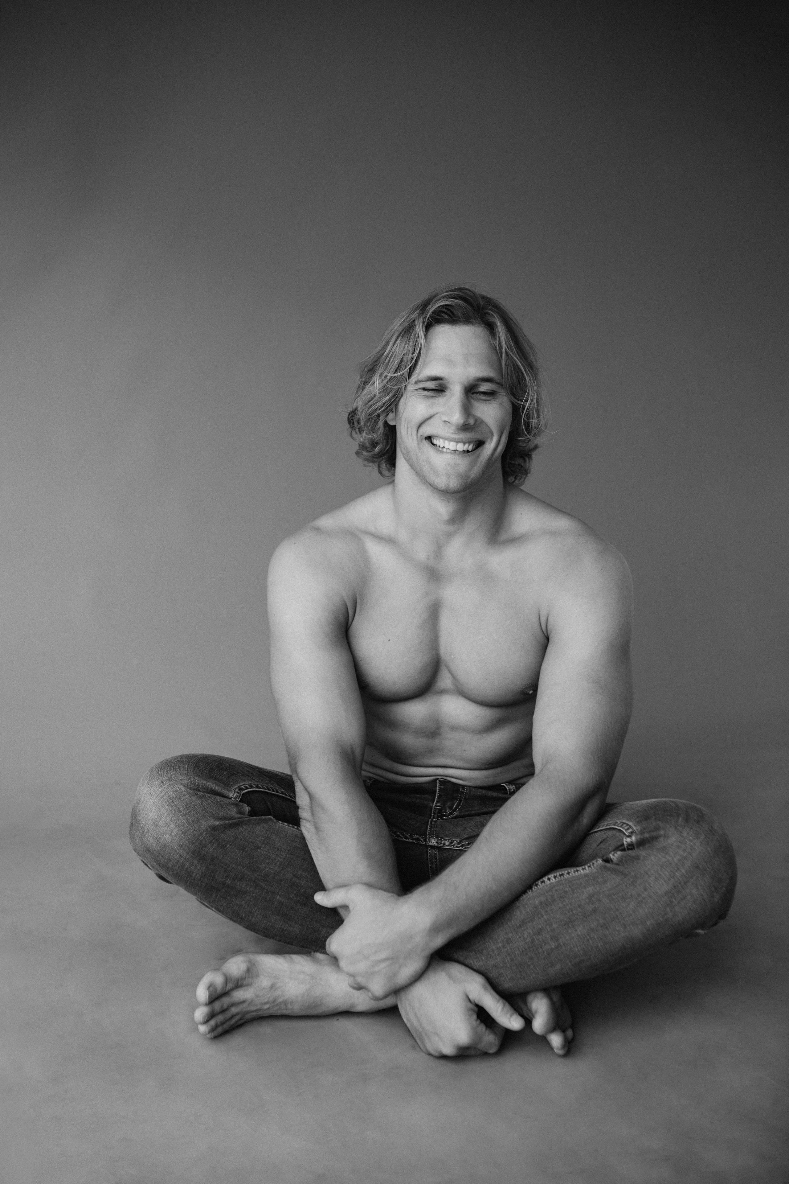 Мужской портрет в студии. Главная