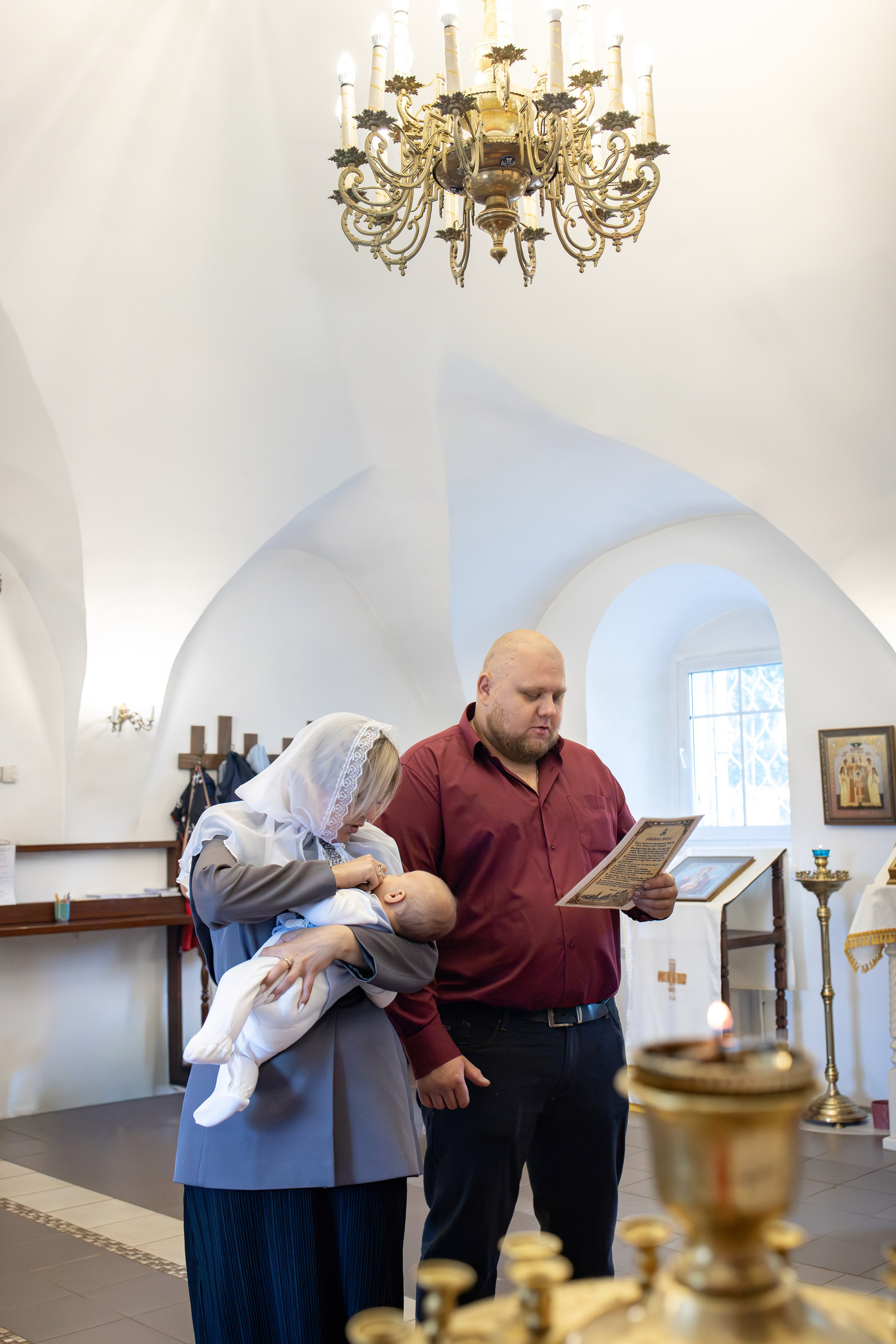 Таинство Крещения малыша в храме Воскресения Христова, с. Трубино (Калужская обл.). Надежда Стар семейный и церковный фотограф в Жукове и Калужской области