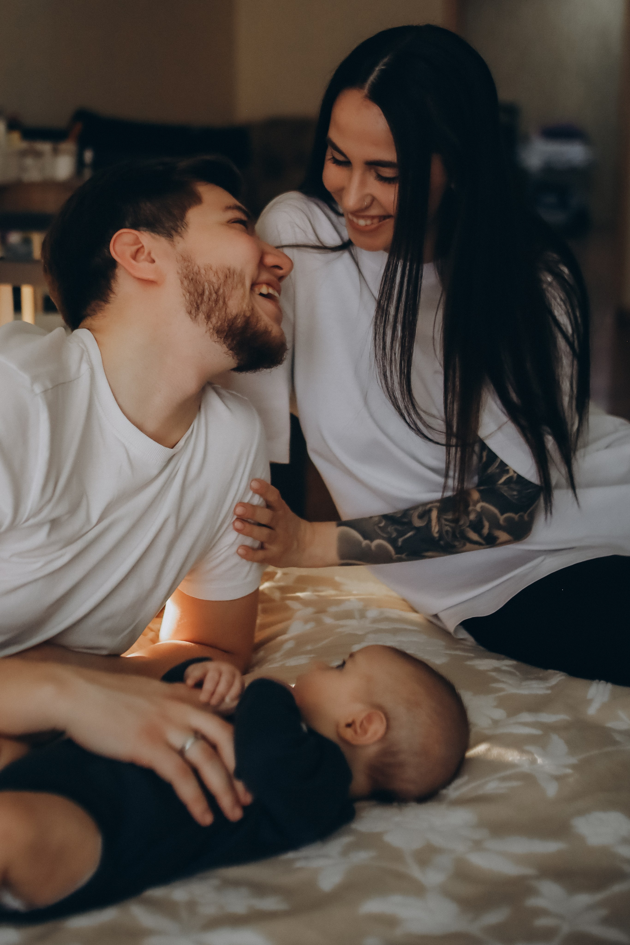 Мама, папа, я и 2 хвоста. Фотограф Новый Уренгой I Ньюборн I Фотограф материнства I ЯНАО