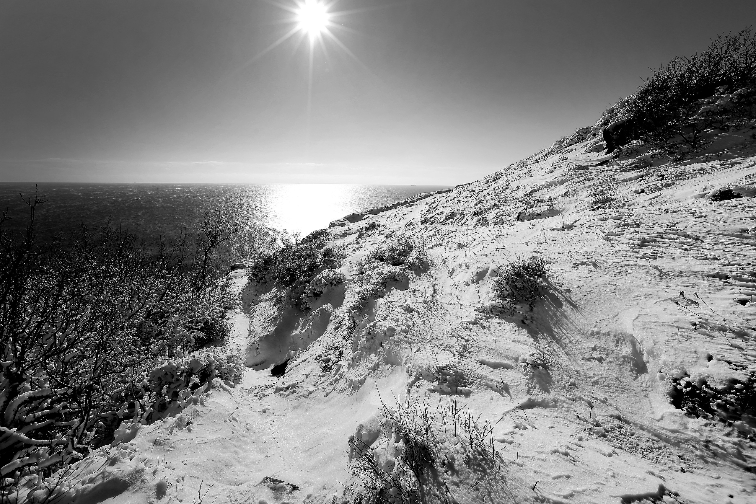 снег и солнце