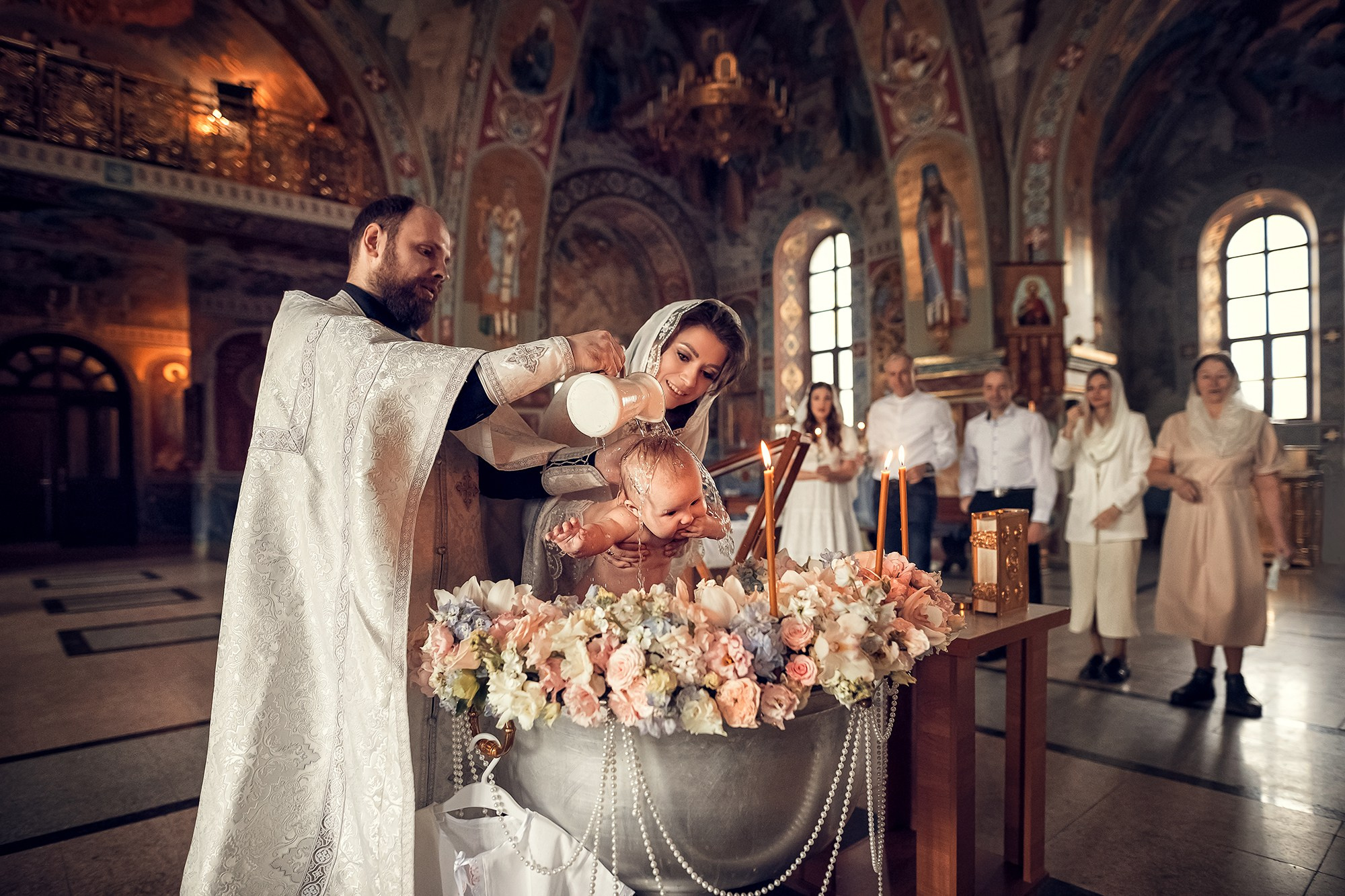 Фотографии момента погружения в купель (Таинство крещения). Moscow_CPC