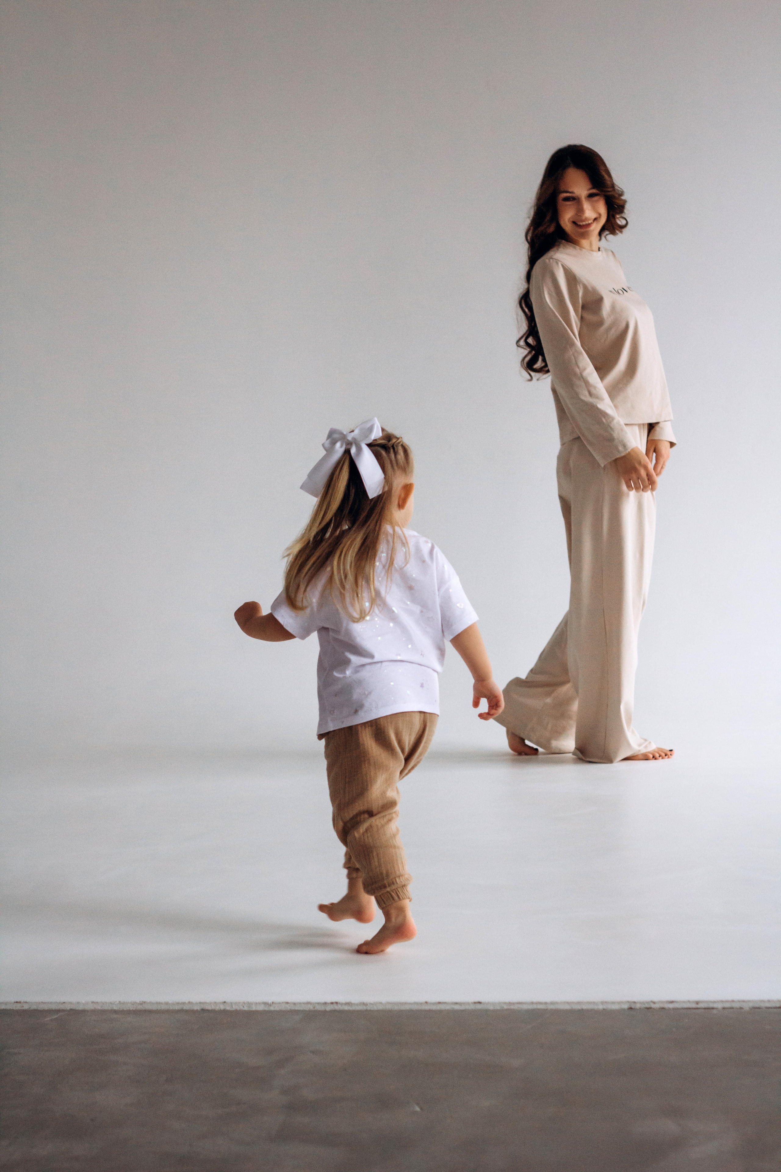 Мама и дочь Вика и Ева. Семейный фотограф в Ростове-на-Дону Безкишкина Татьяна