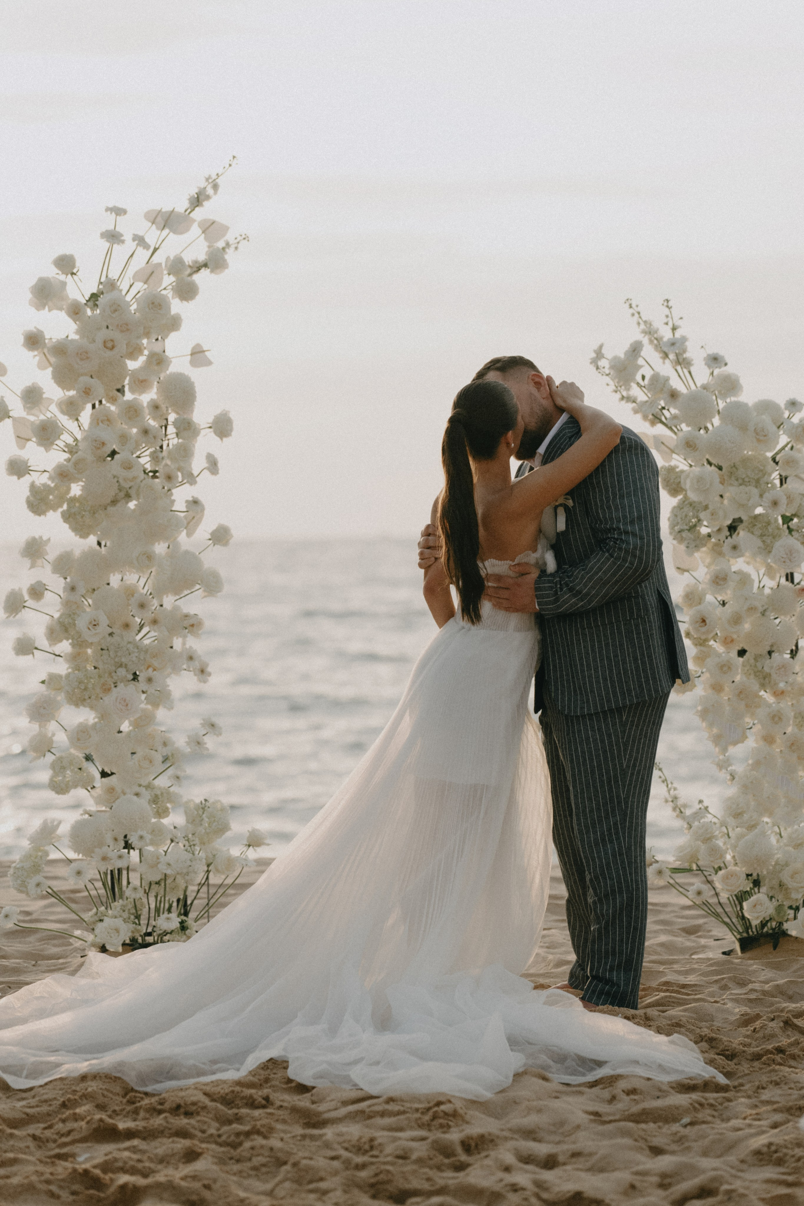 Иван & Анастасия. La Marée wedding agency Свадебное агентство на Фукуоке, Вьетнам — организация свадеб, декор, координация и помощь парам для идеального дня