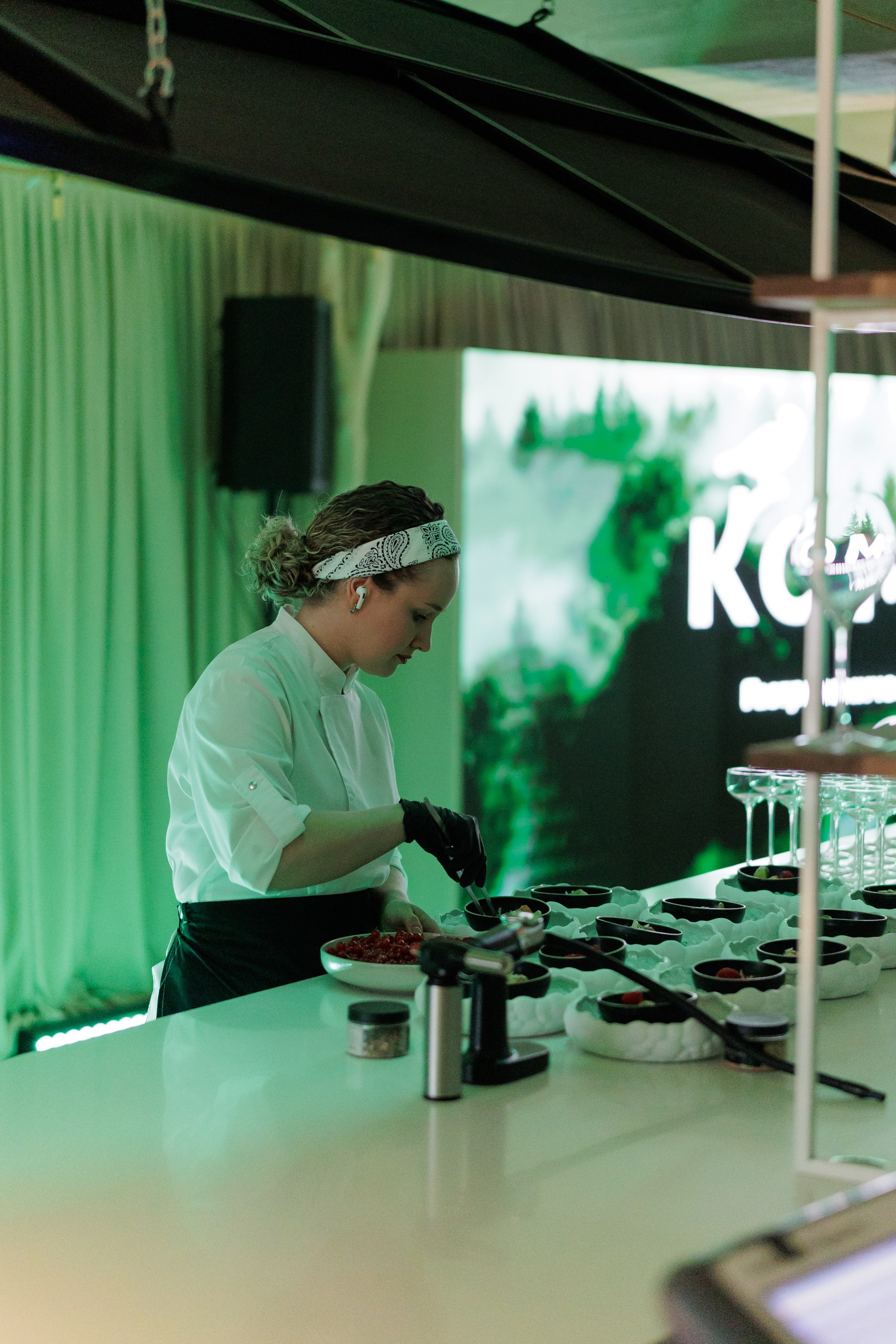 Гастроужин в р.Komorebi (may.25). Свадебный фотограф