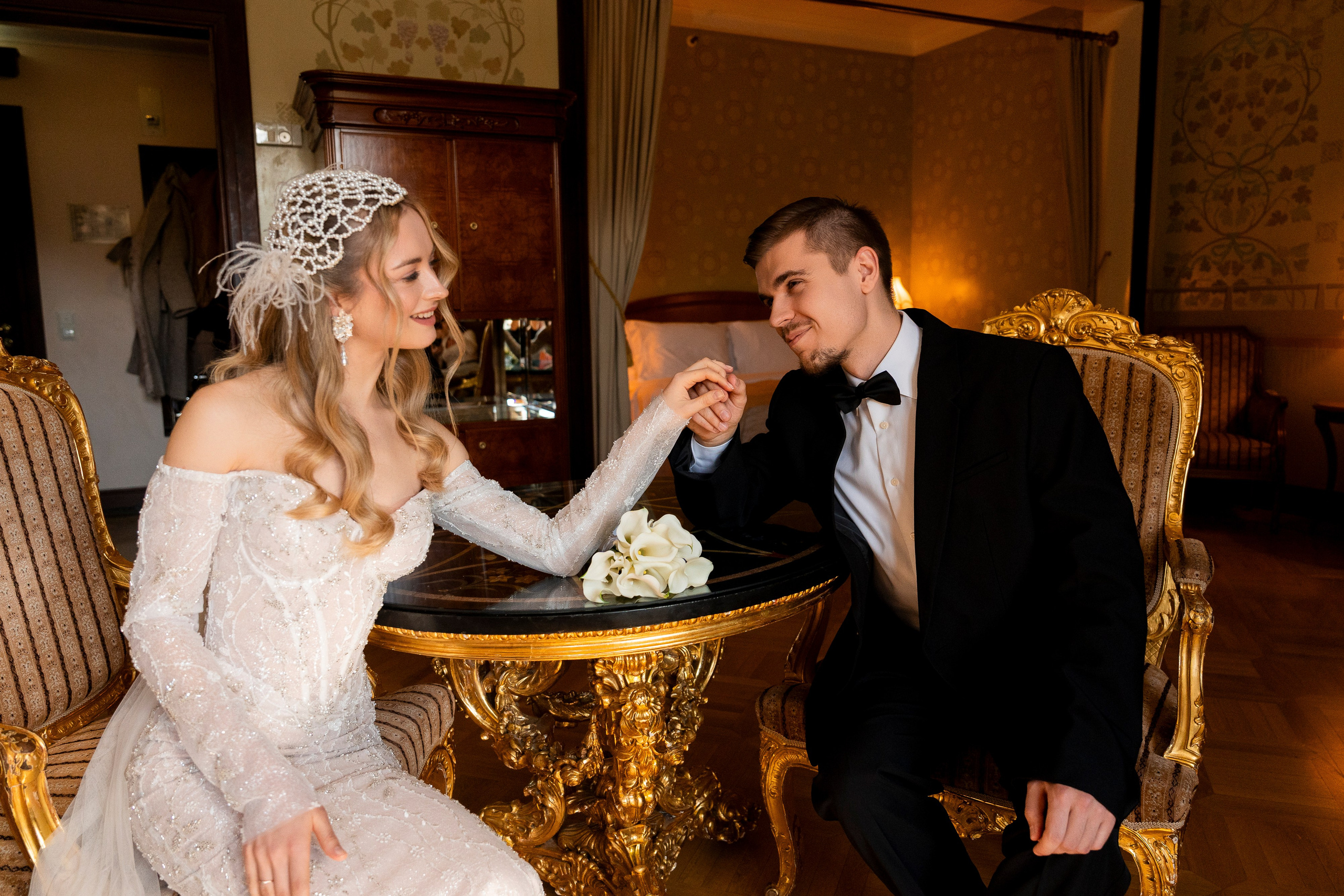 Свадебная фотосессия в отеле Метрополь. Свадебный фотограф в Москве Анна Полушина