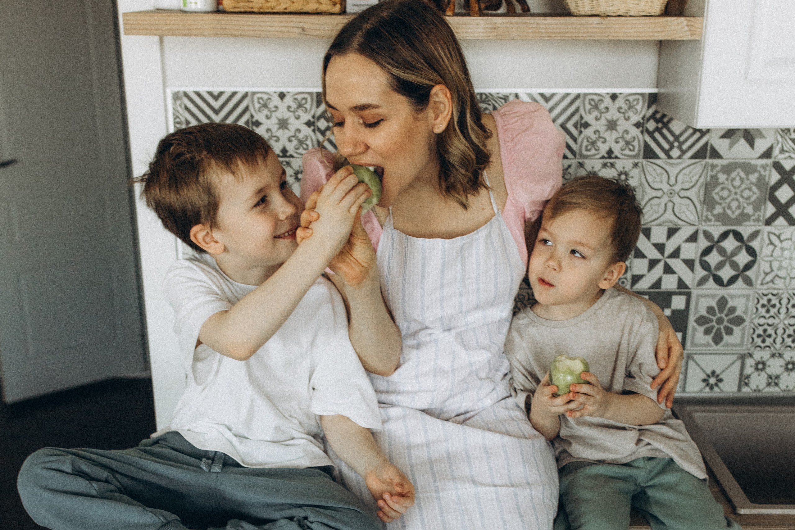 Аня с сыновьями. Семейный фотограф lifestyle в Новосибирске Елена Шпилевая