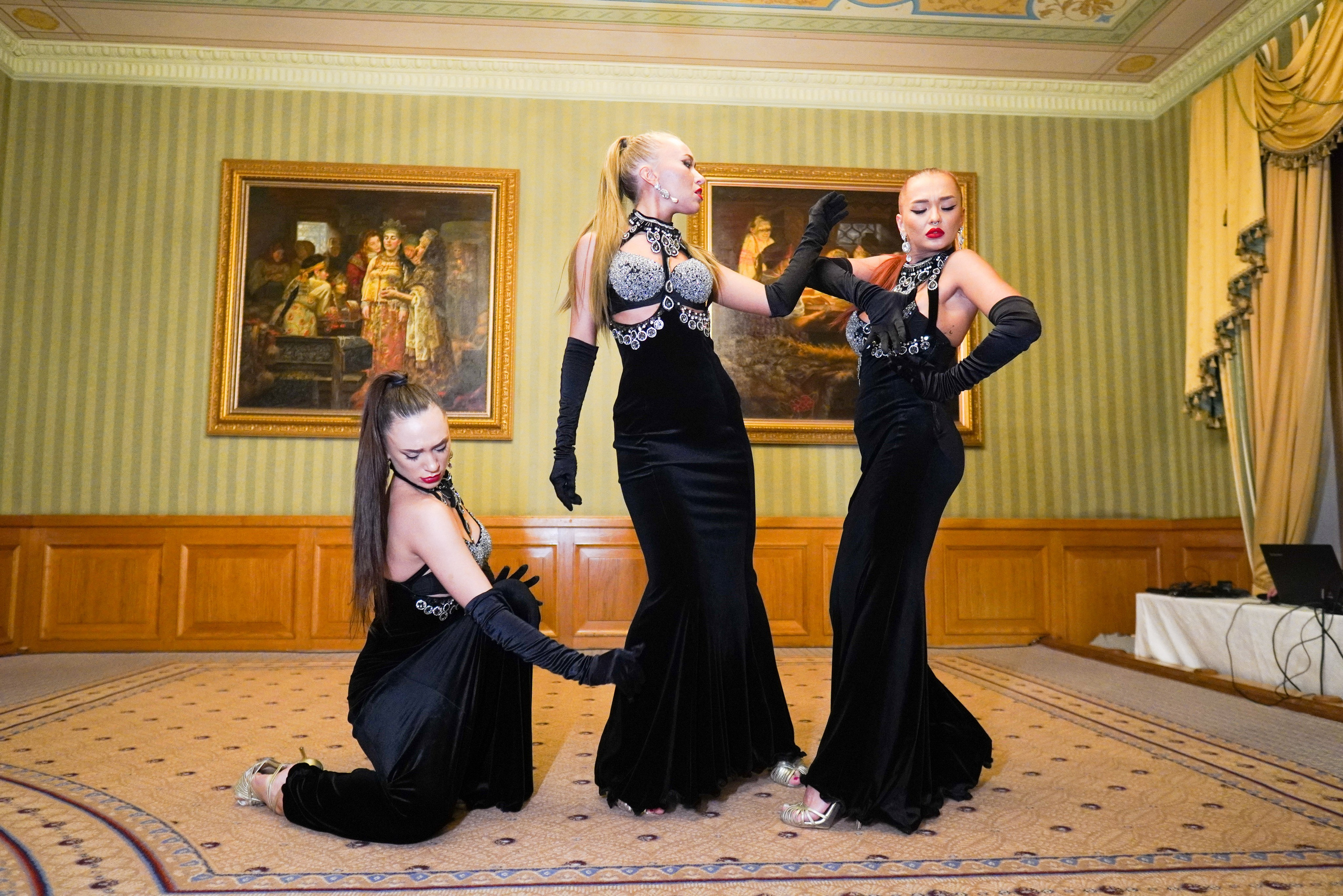 Конференция с М Хазиным. Фото | Видео Контент Мишель Ватаманюк