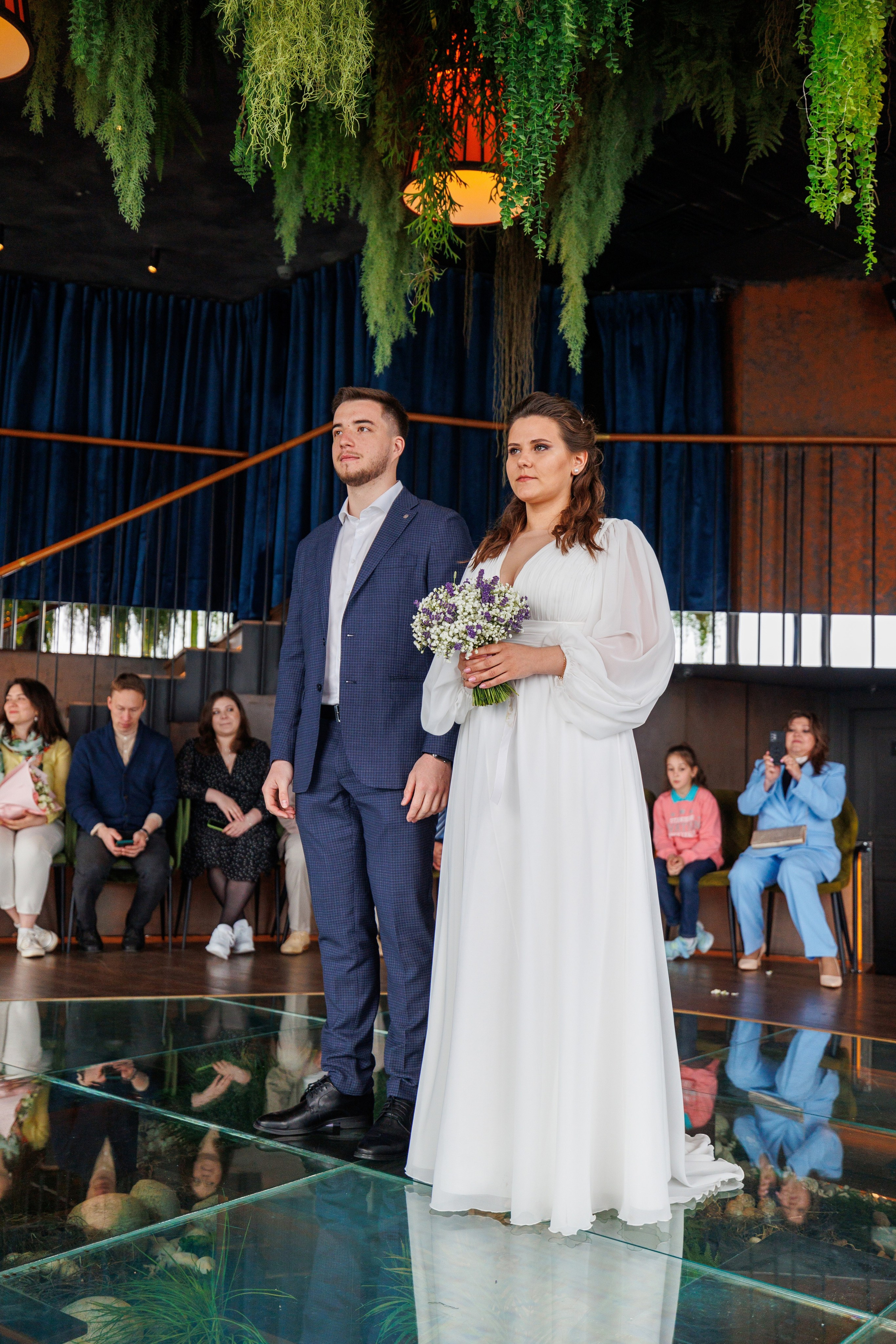 Фотограф на регистрацию в ЗАГС Москва Сити Birds Башня ОКО. Примеры фото, отзывы молодоженов и заявка на регистрацию через официальный сайт.