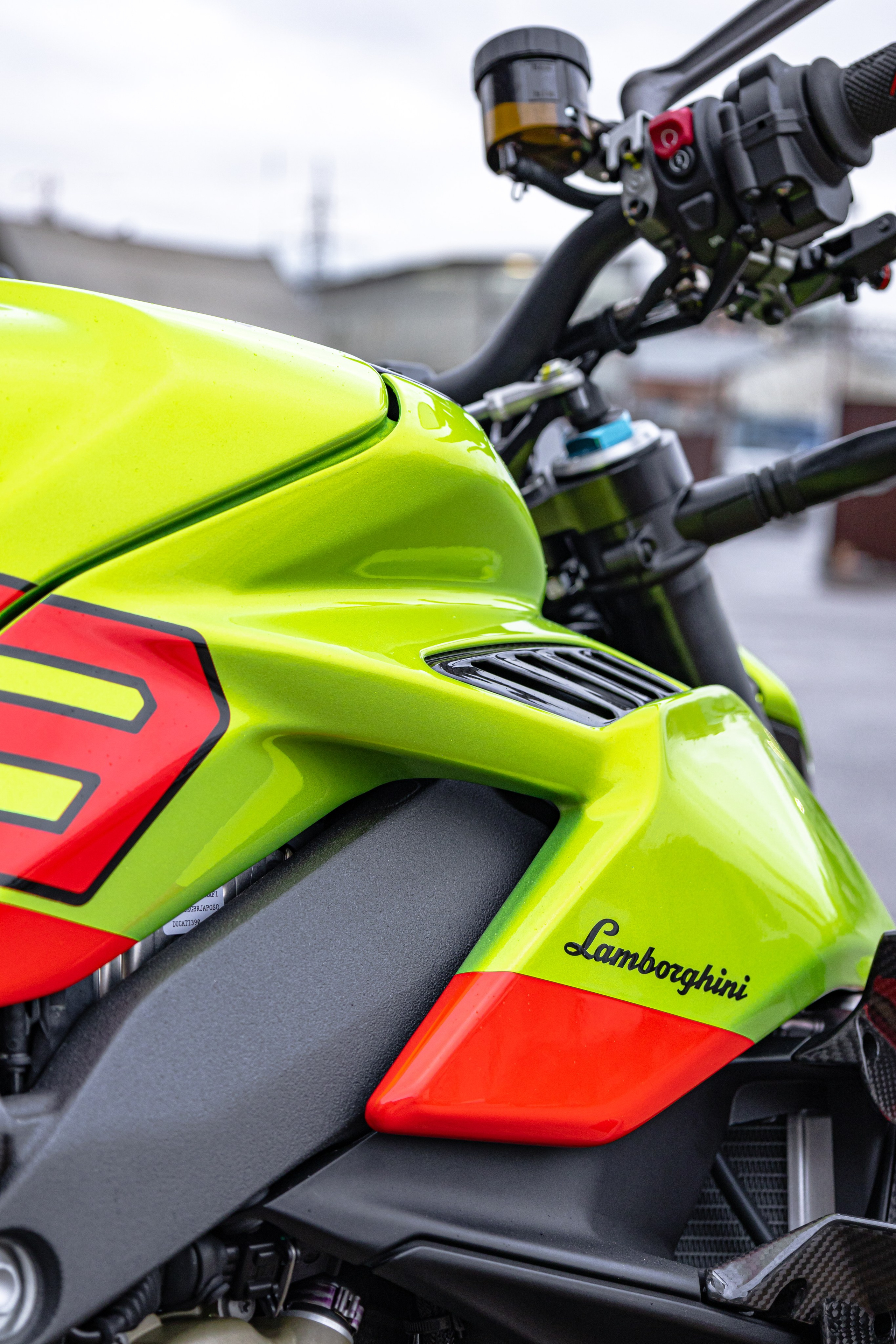 Фотосессия с мотоциклами и автомобилями. Предметный фотограф в Москве и Московской области