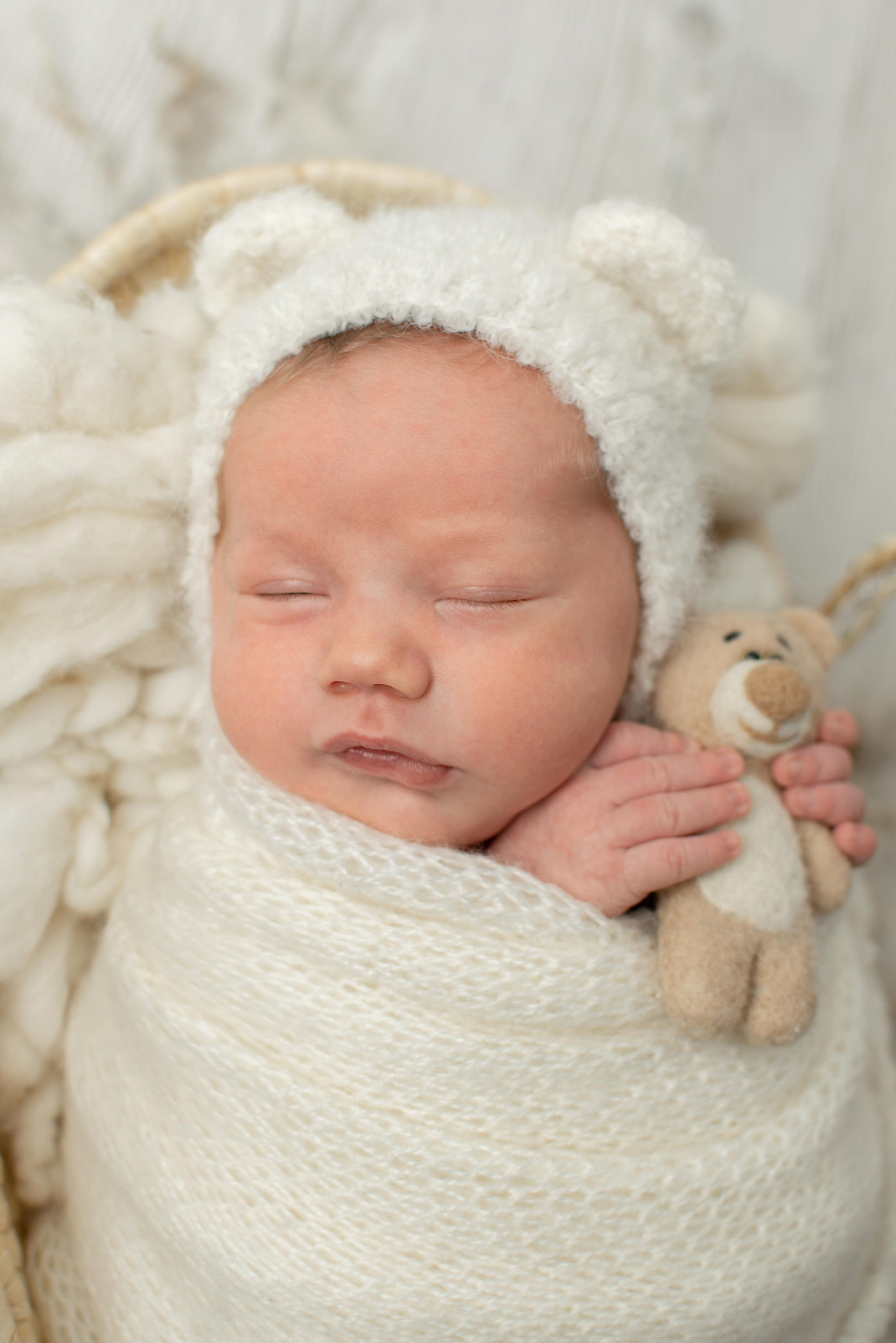 Ньюборн ЭСПРЕСС плюс родители малыш Артемий. Фотограф новорожденных в Нижневартовске Лара Курдюкова