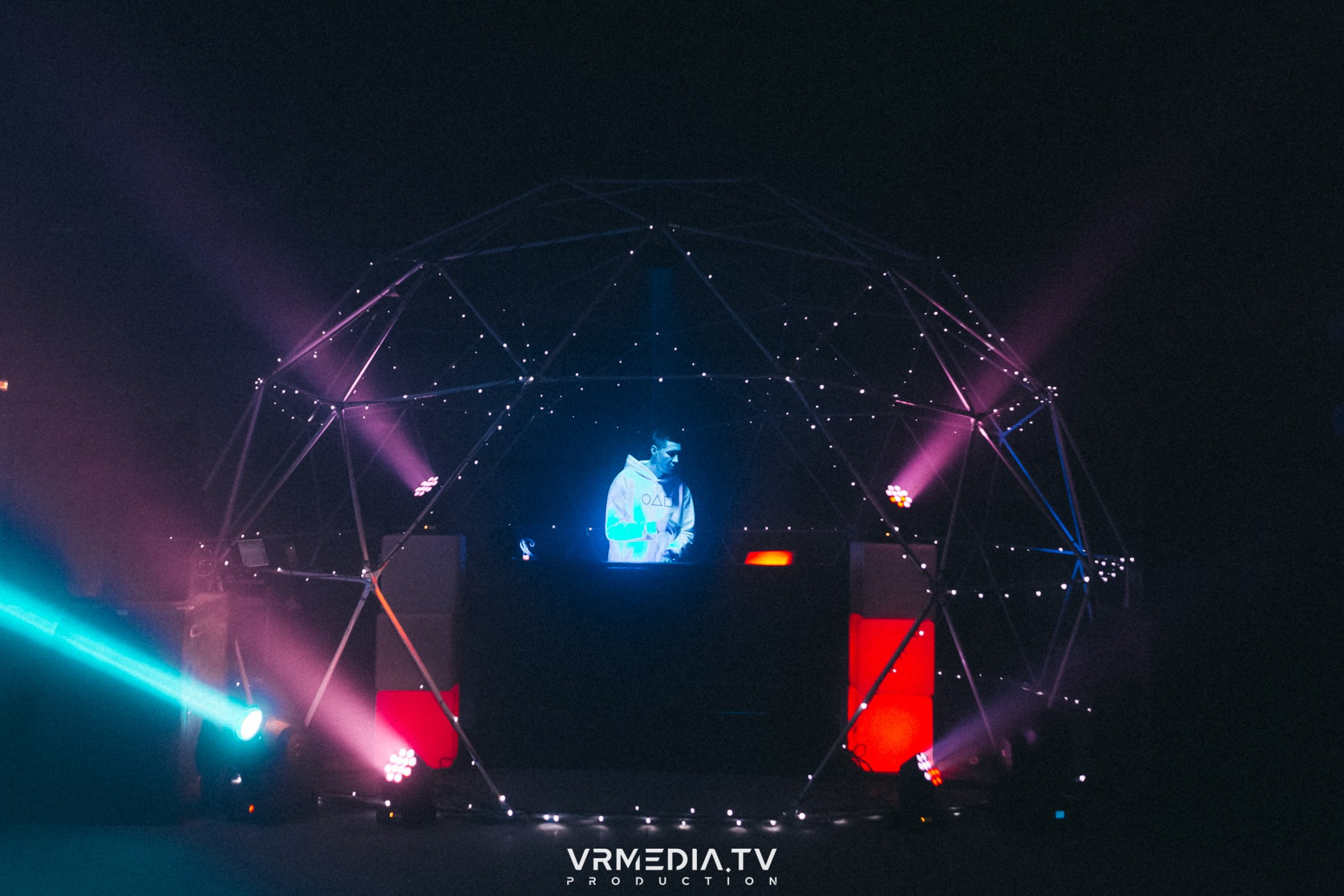 WEEKEND HALL в культурном пространстве «Редакция»