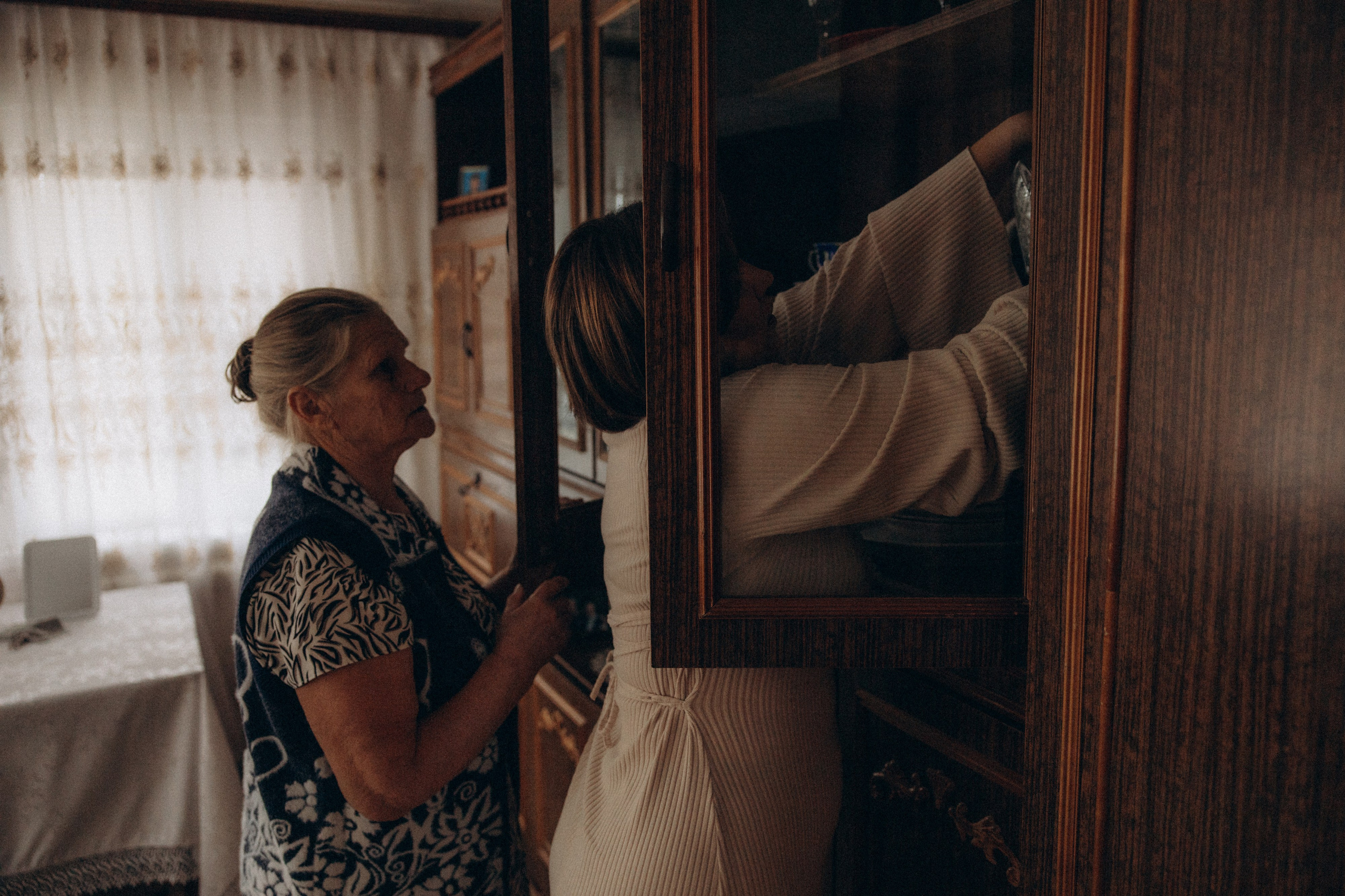 Аня и бабушка. Семейный фотограф Губкин/Старый Оскол