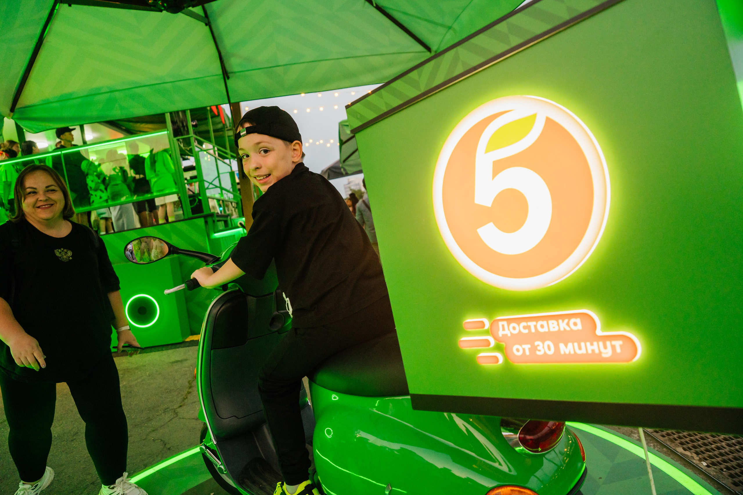 Пятерочка на VK фесте. Видеограф и Фотограф в Челябинске Ксения и Владимир Рюмины