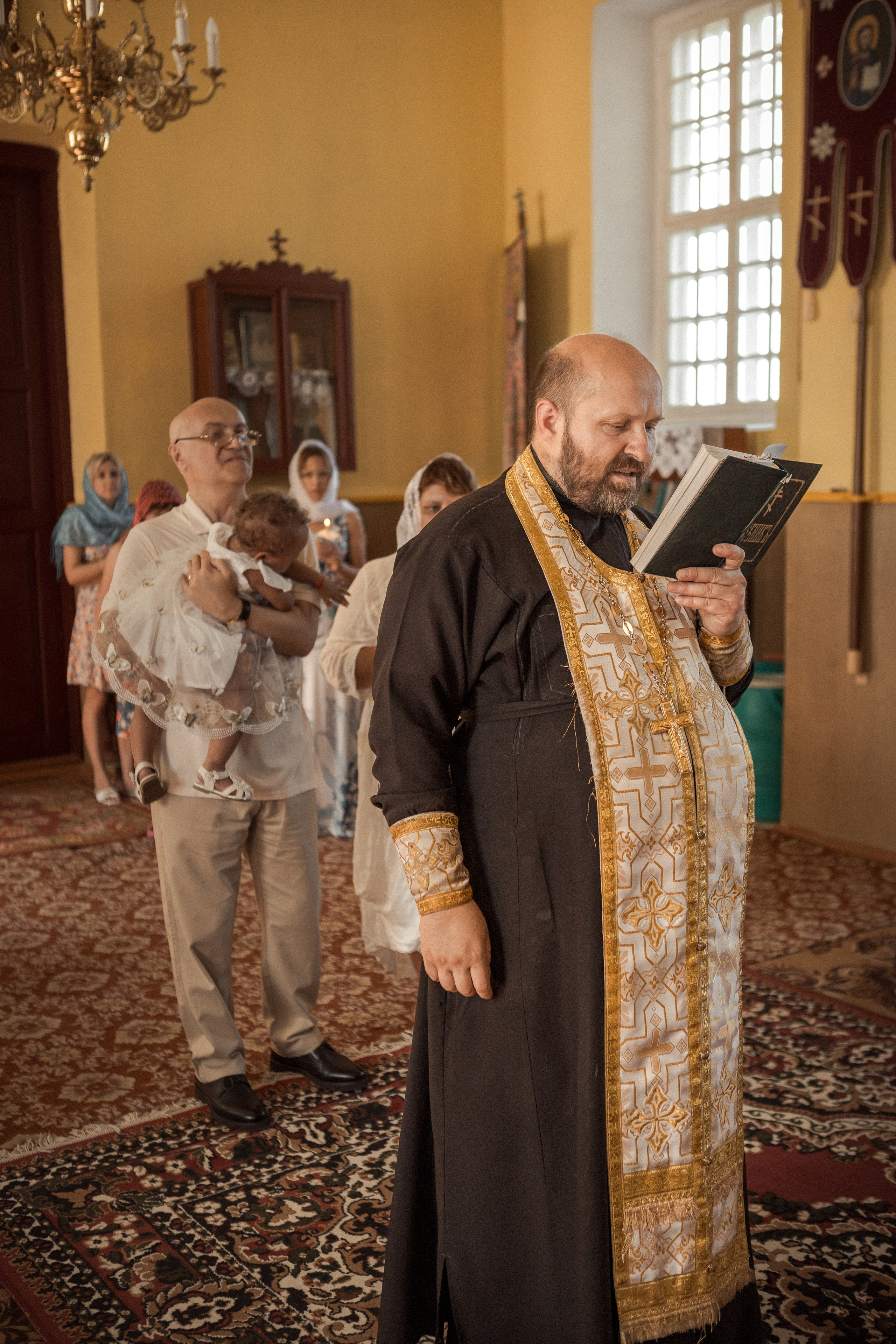 Таинство Крещения. Фотограф новорожденных в Волковыске Валя Легкова
