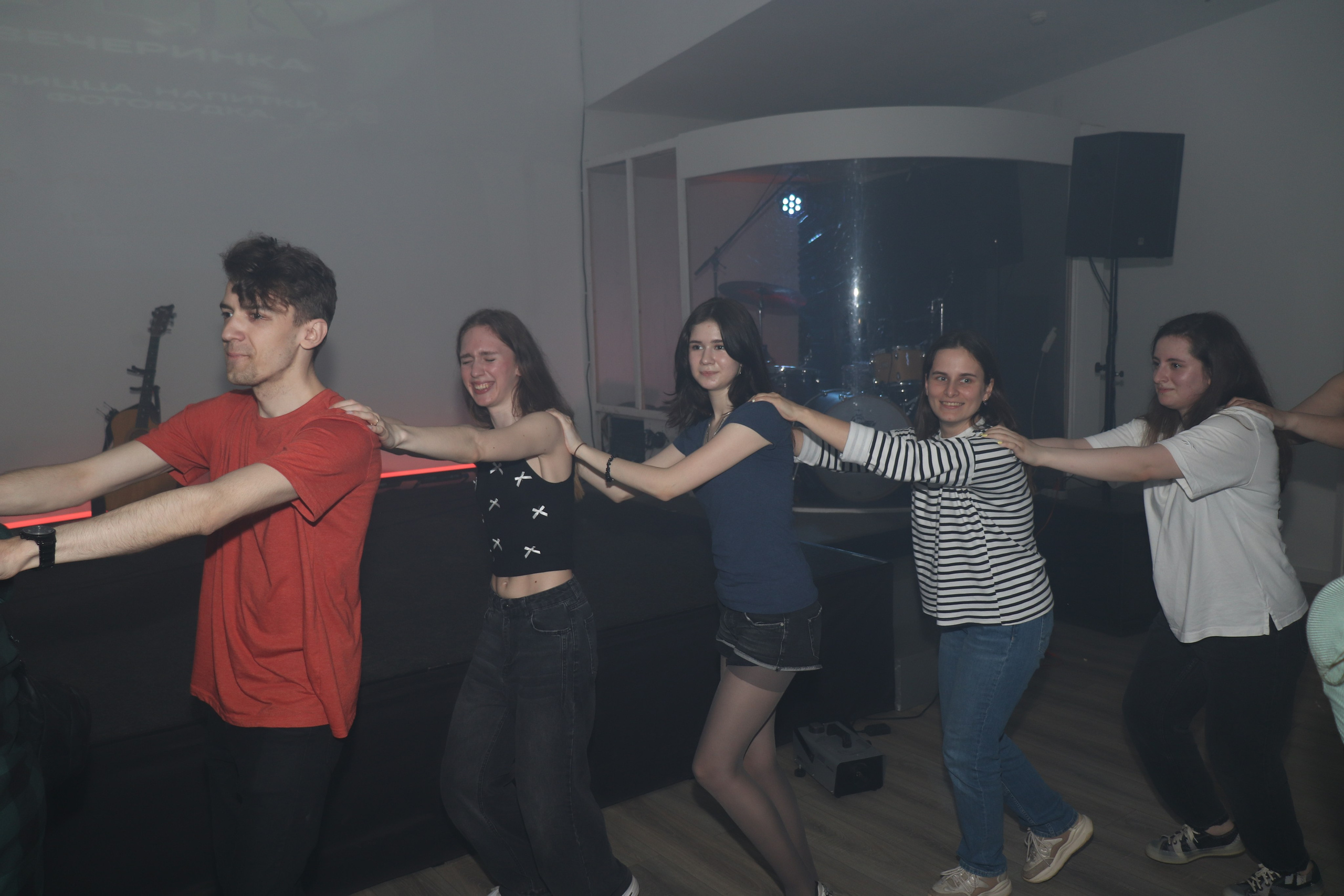 Дискотека 90х молодёжного «клуба 52». Ивентный фотограф в Санкт-Петербурге Олег Комков