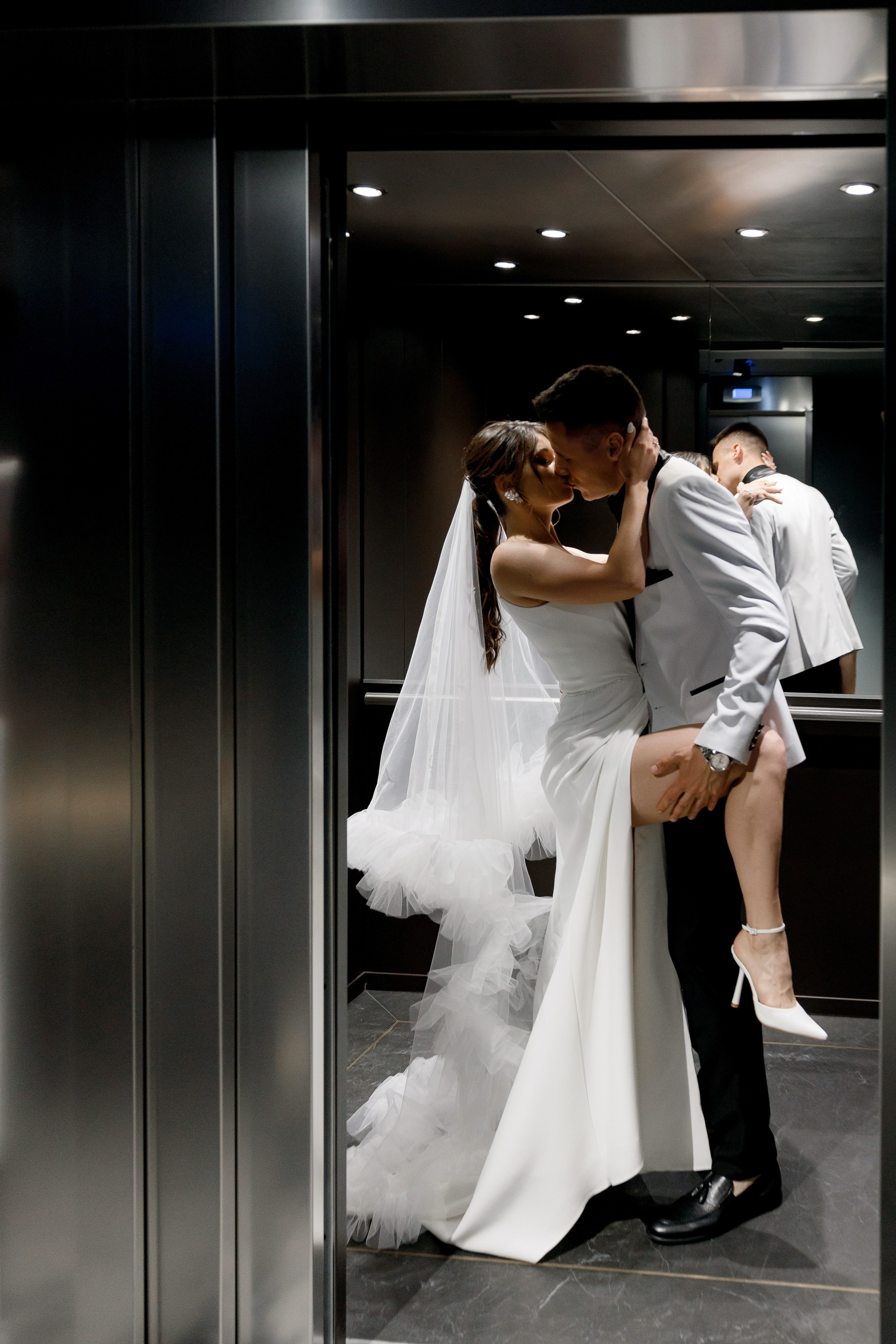 Свадьба в отеле Мовенпик и роспись в Регистрация брака в особняке «Роял». Свадебный фотограф в Москве и Санкт-Петербурге Денис Ходюков