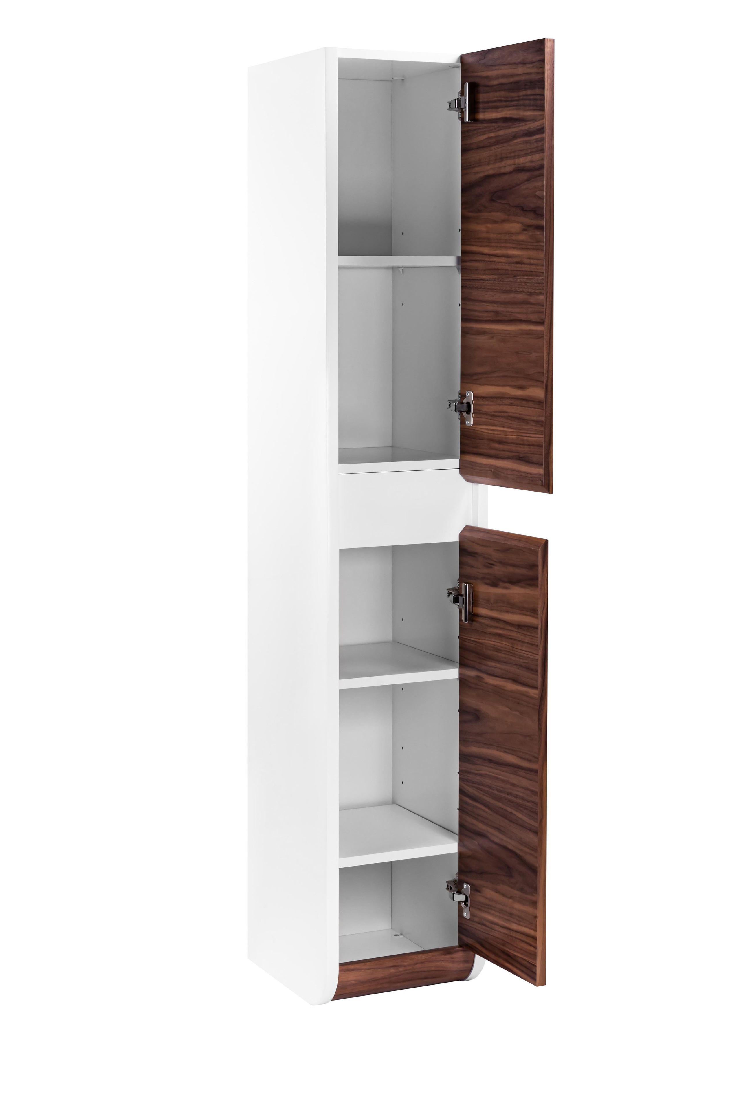 Съемка пеналов для ванной на белом