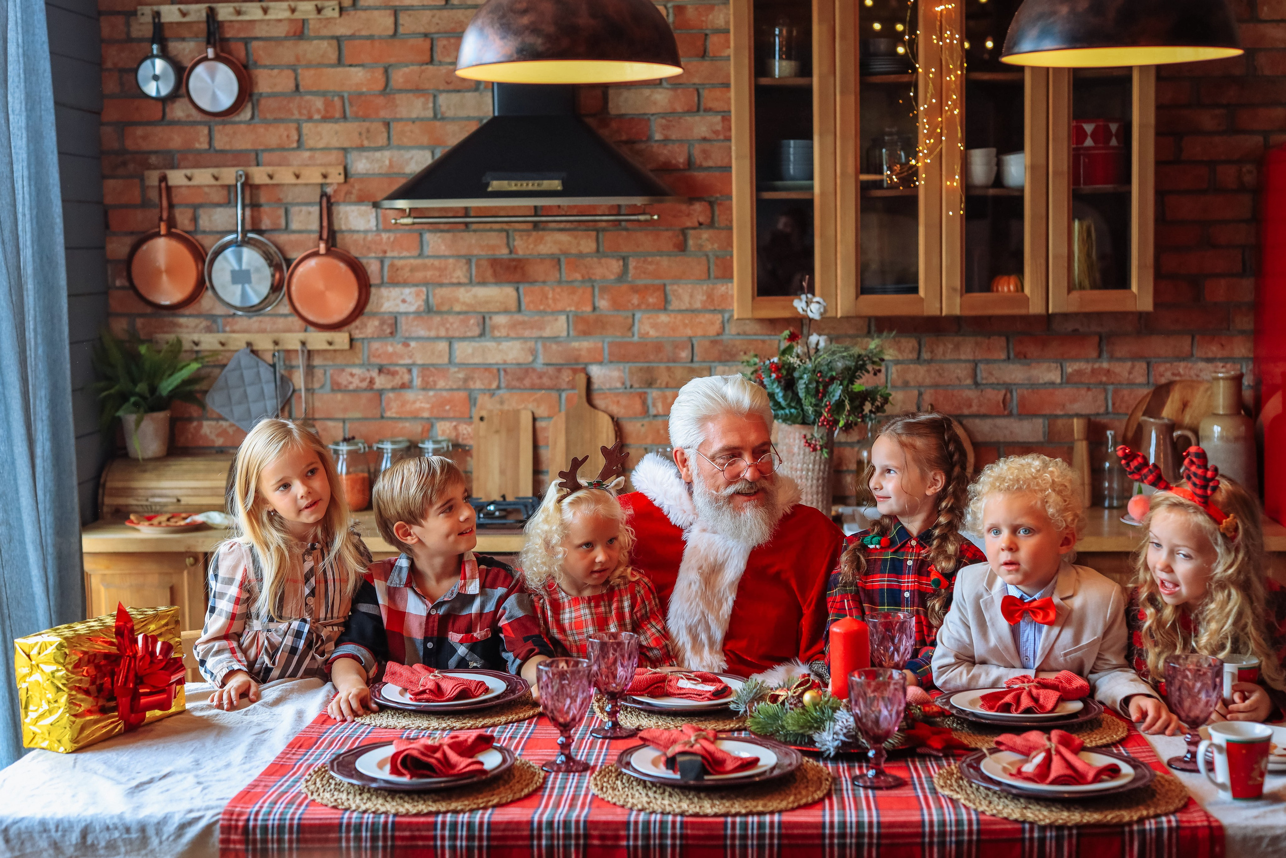Новогодняя фотосессия с Дедом Морозом в усадьбе с подарками