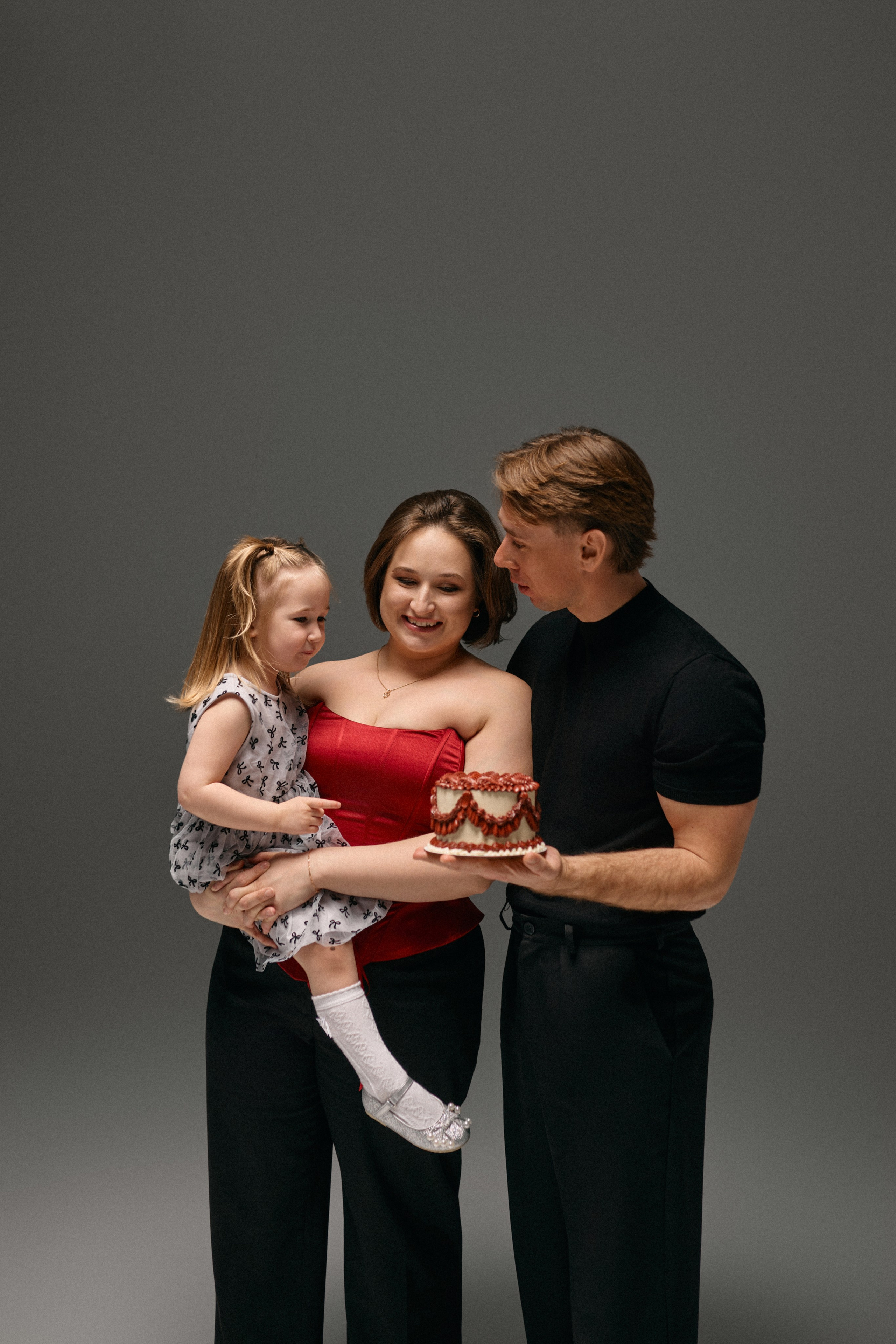 Кирилл, Анастасия и Мира. Сестры Карабаза. Фотографы и ретушеры в Москве и Санкт-Петербурге