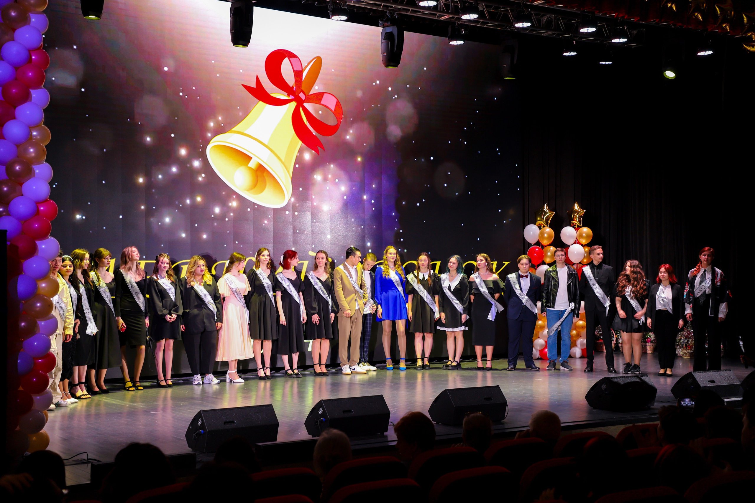 Последние звонки в школе. K-pop (и не только) фотограф в Москве Светлана Полякова