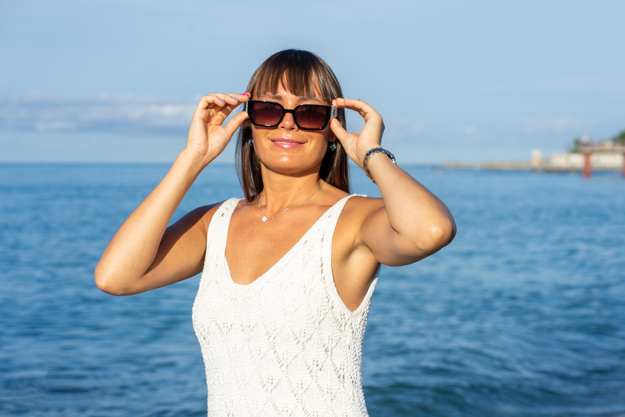 Фотосессия Юлии на море и на пальмовой аллее в Сириусе. Фотограф в Сочи Тиунова Маргарита и Тиунов Евгений